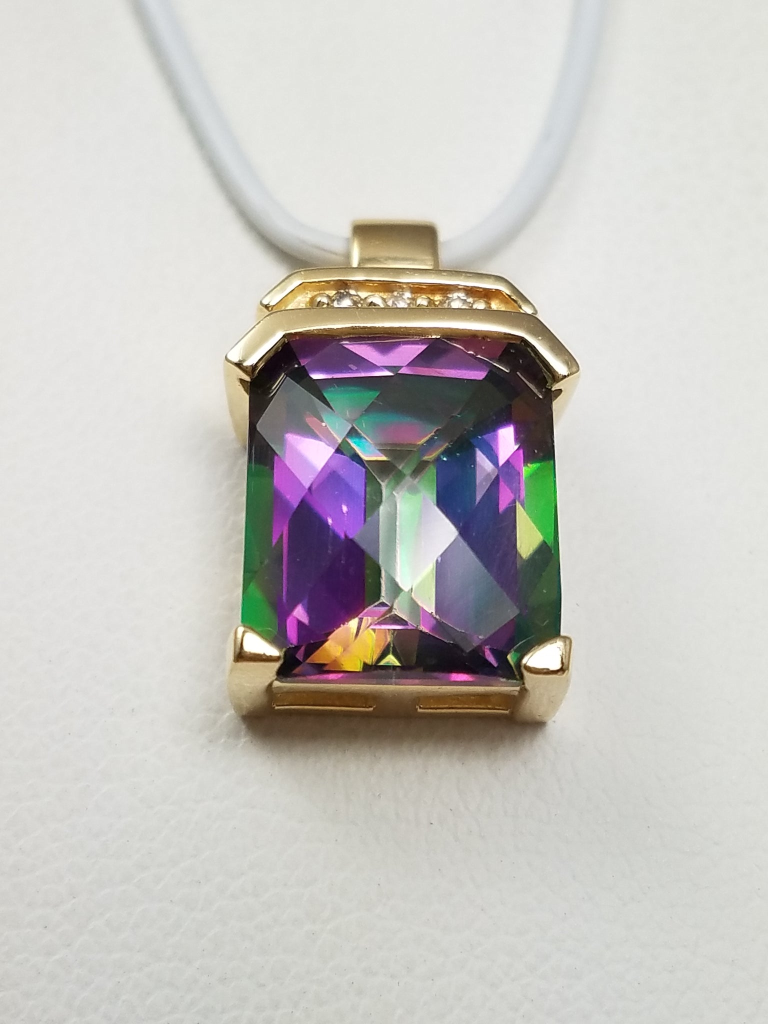 Flashy 14k Yellow Gold Natural Mystic Topaz Diamond Pendant