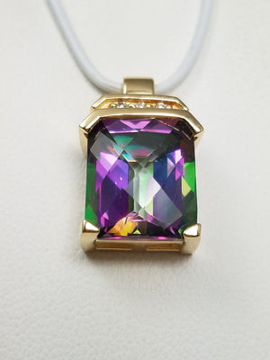 Flashy 14k Yellow Gold Natural Mystic Topaz Diamond Pendant