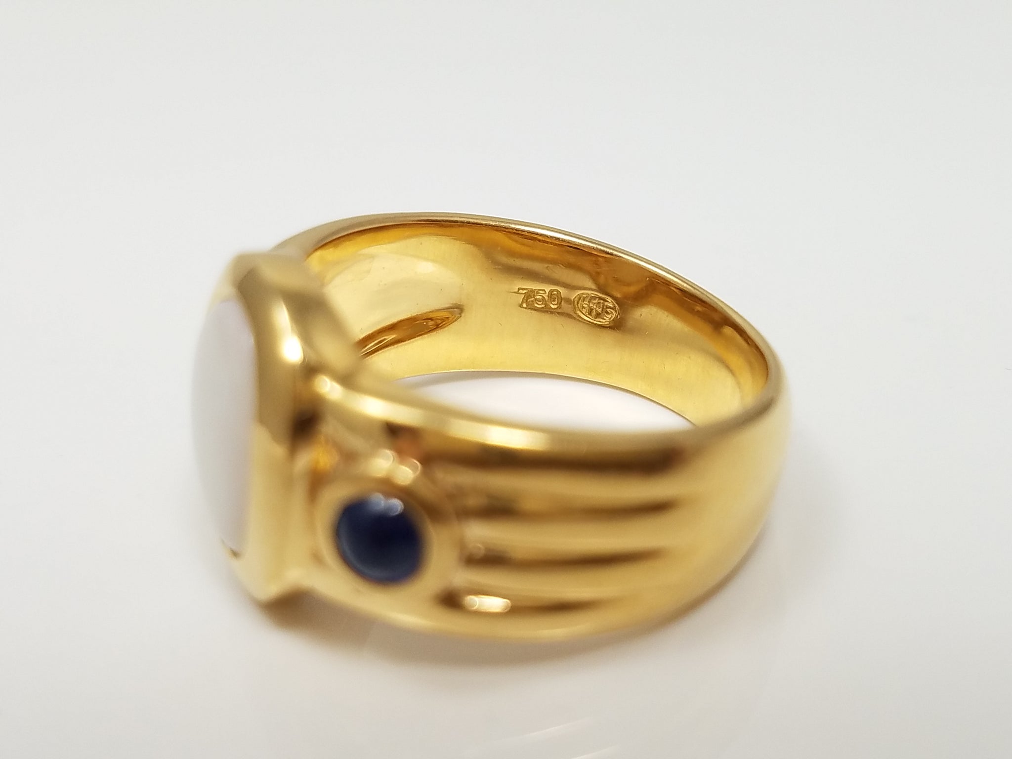 Attractive 18k Yellow Gold Natural Australian Opal Sapphire Ring