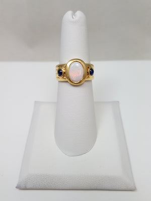 Attractive 18k Yellow Gold Natural Australian Opal Sapphire Ring
