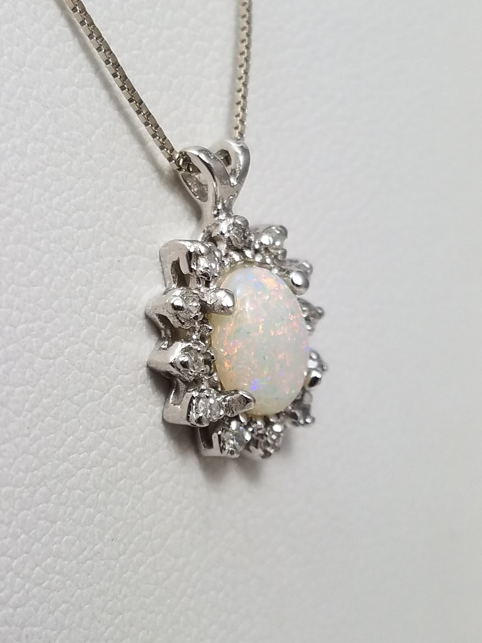 Simple 19" 14k White Gold Natural Opal Diamond Pendant Necklace