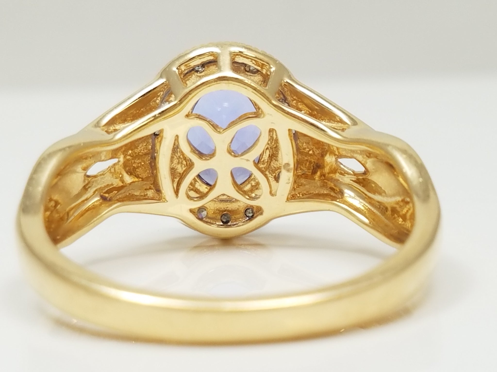 Tantalizing 14k Yellow Gold Natural Tanzanite Diamond Ring