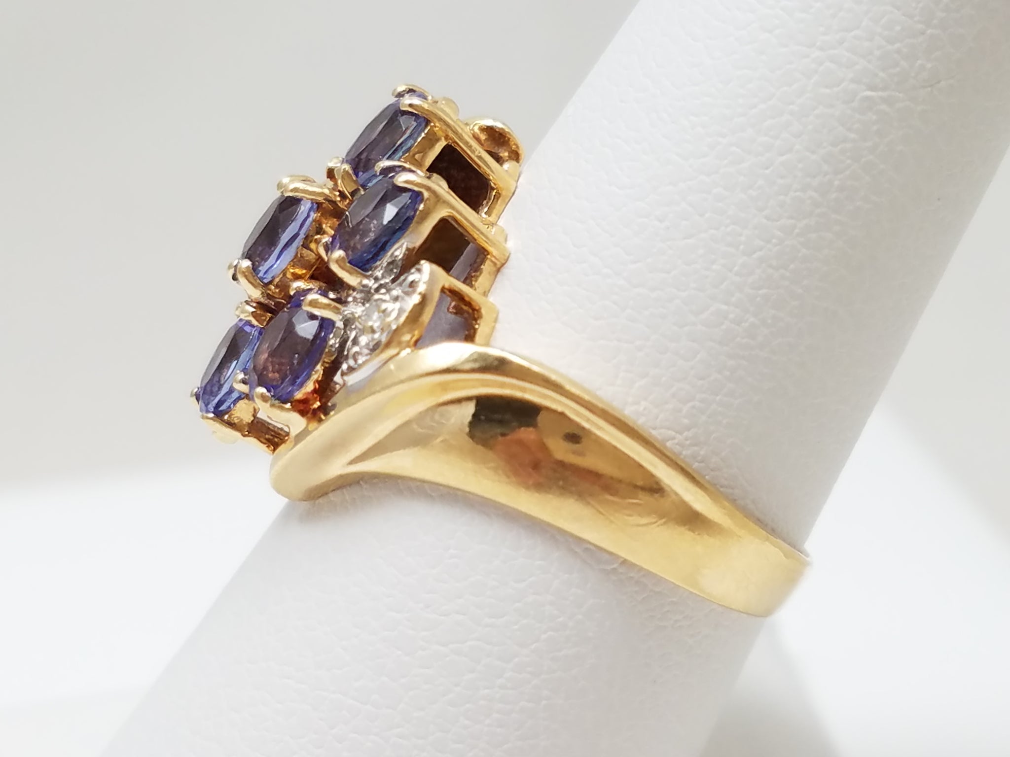 Classic 14k Yellow Gold Natural Tanzanite Diamond Cluster Ring