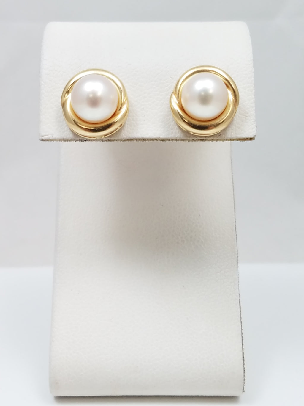 Precious 14k Yellow Gold Cultured Pearl Earrings