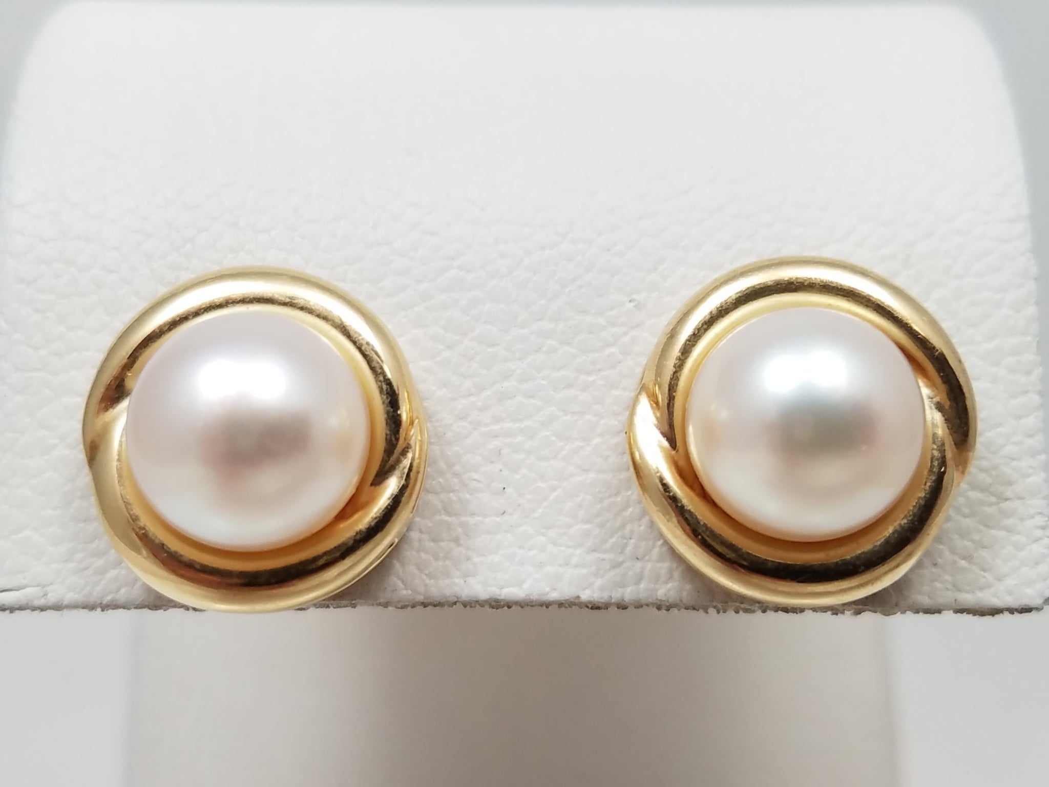 Precious 14k Yellow Gold Cultured Pearl Earrings