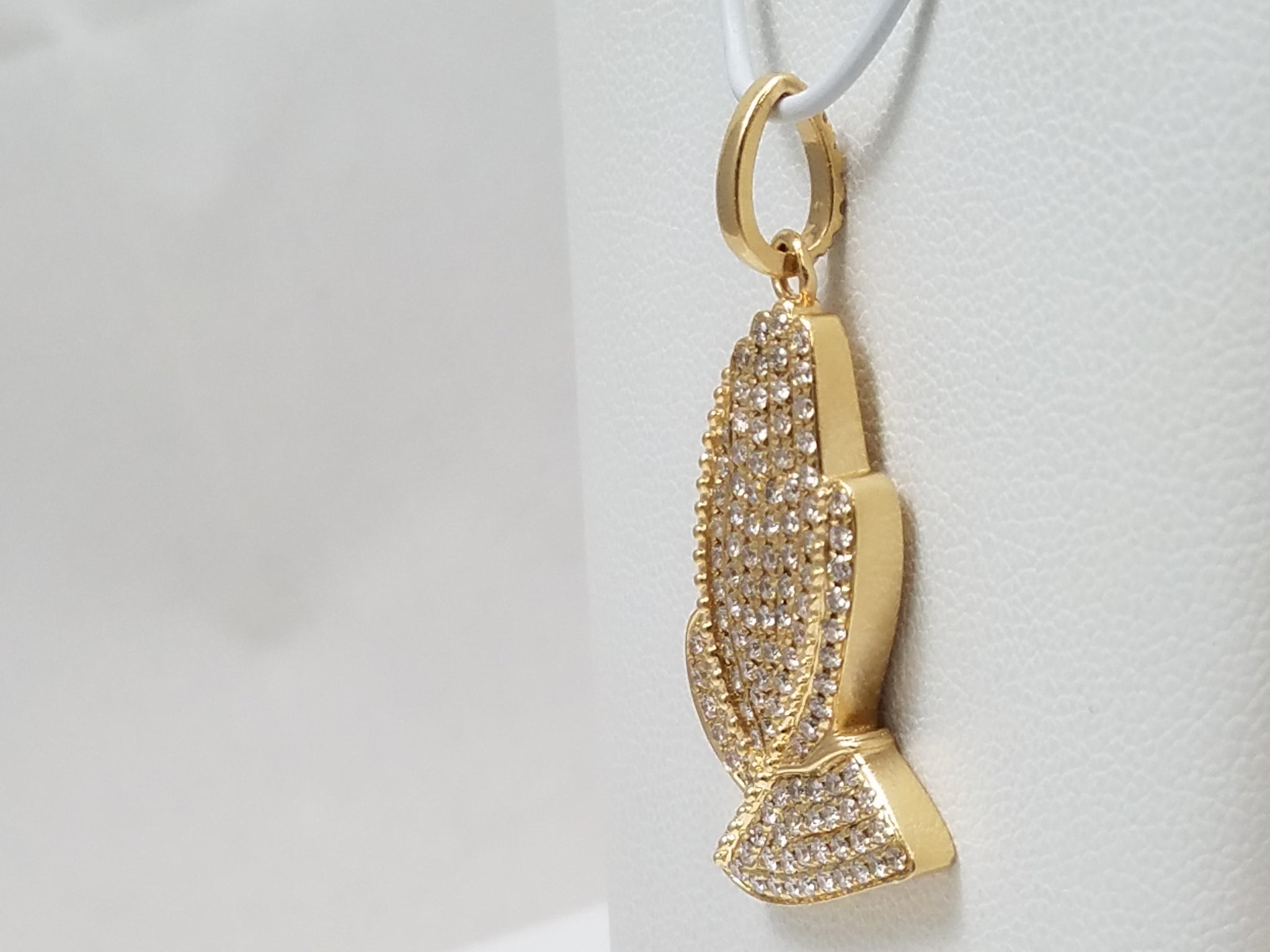 Glorious 14k Yellow Gold Natural Diamond Praying Hands Pendant