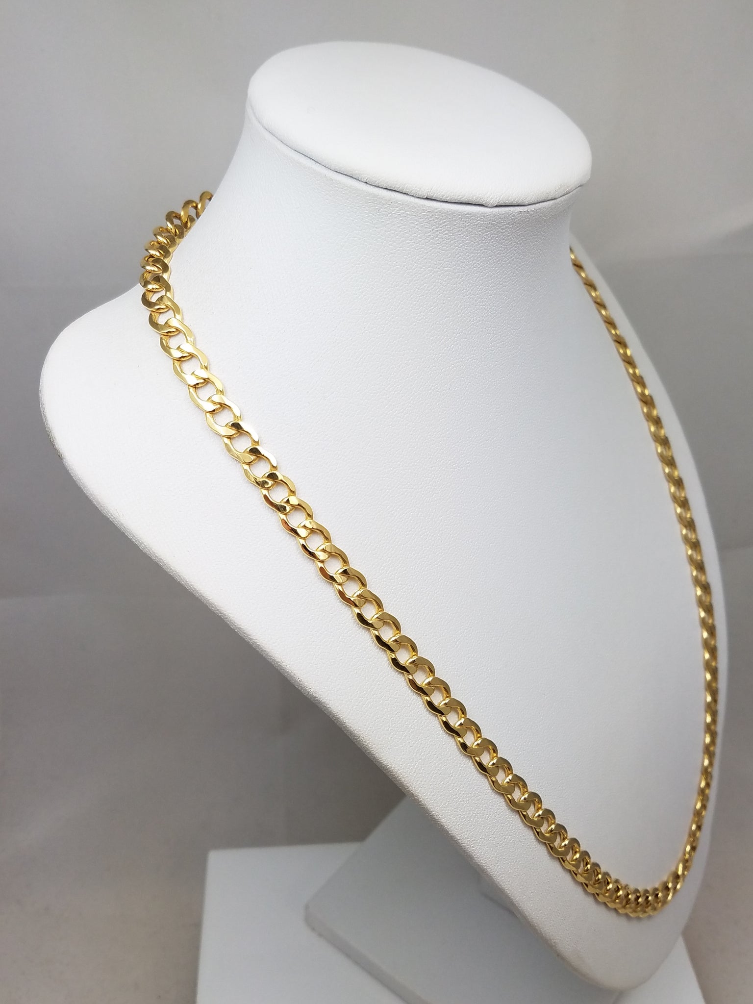 Sporty 22" 10k Hollow Yellow Gold Curb Link Chain Necklace