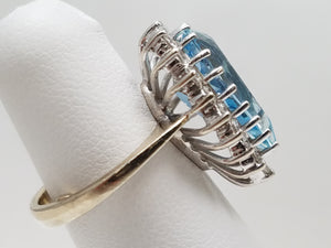 Glamorous 14k White Gold Natural Aquamarine Diamond Halo Ring