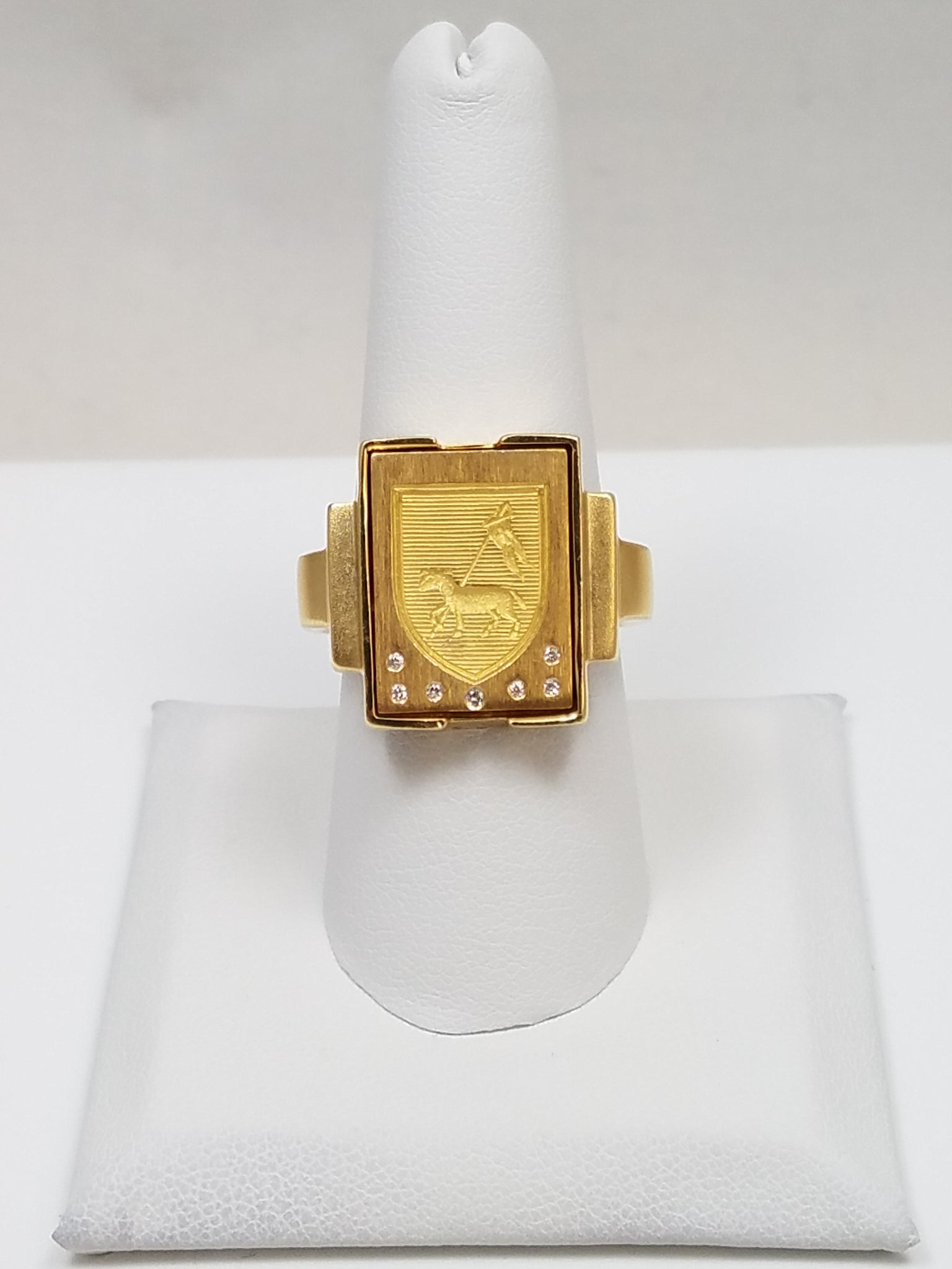 Men's Striking 18k Yellow Gold Natural Diamond Intaglio Wax Seal Ring