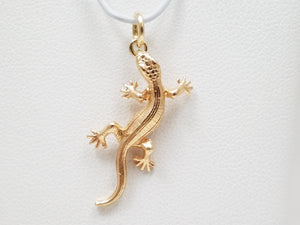 Cute 3D 14k Yellow Gold Lizard Pendant