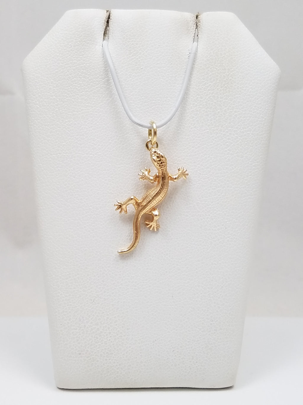 Cute 3D 14k Yellow Gold Lizard Pendant