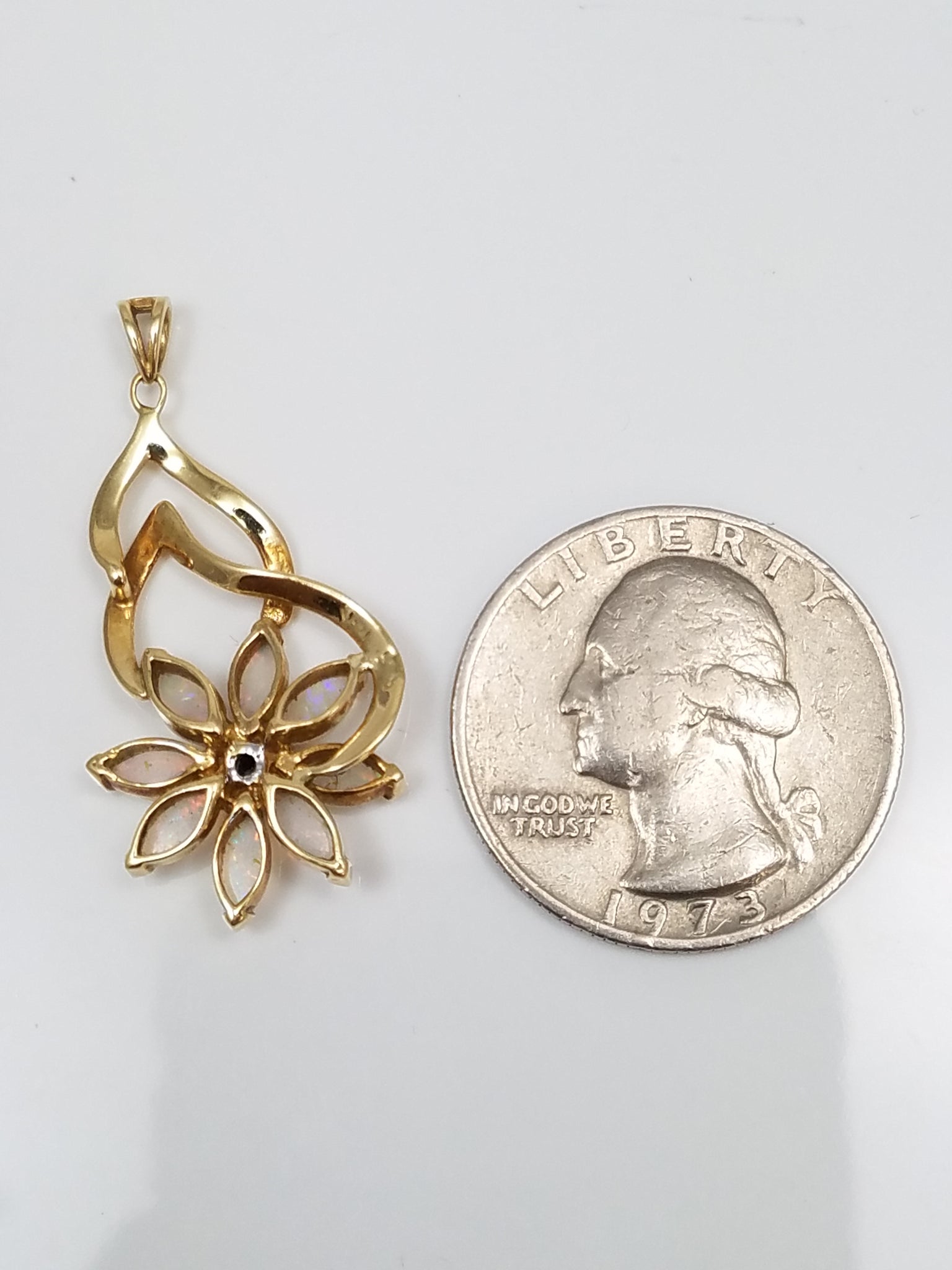 Pretty 14k Yellow Gold Natural Australian Opal Diamond Flower Pendant