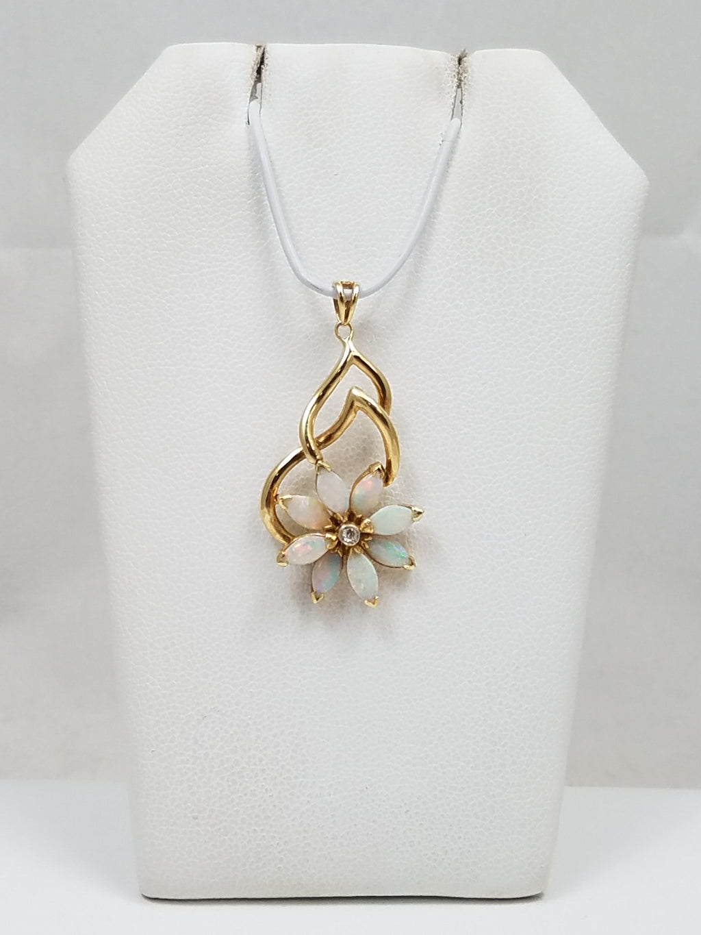 Pretty 14k Yellow Gold Natural Australian Opal Diamond Flower Pendant