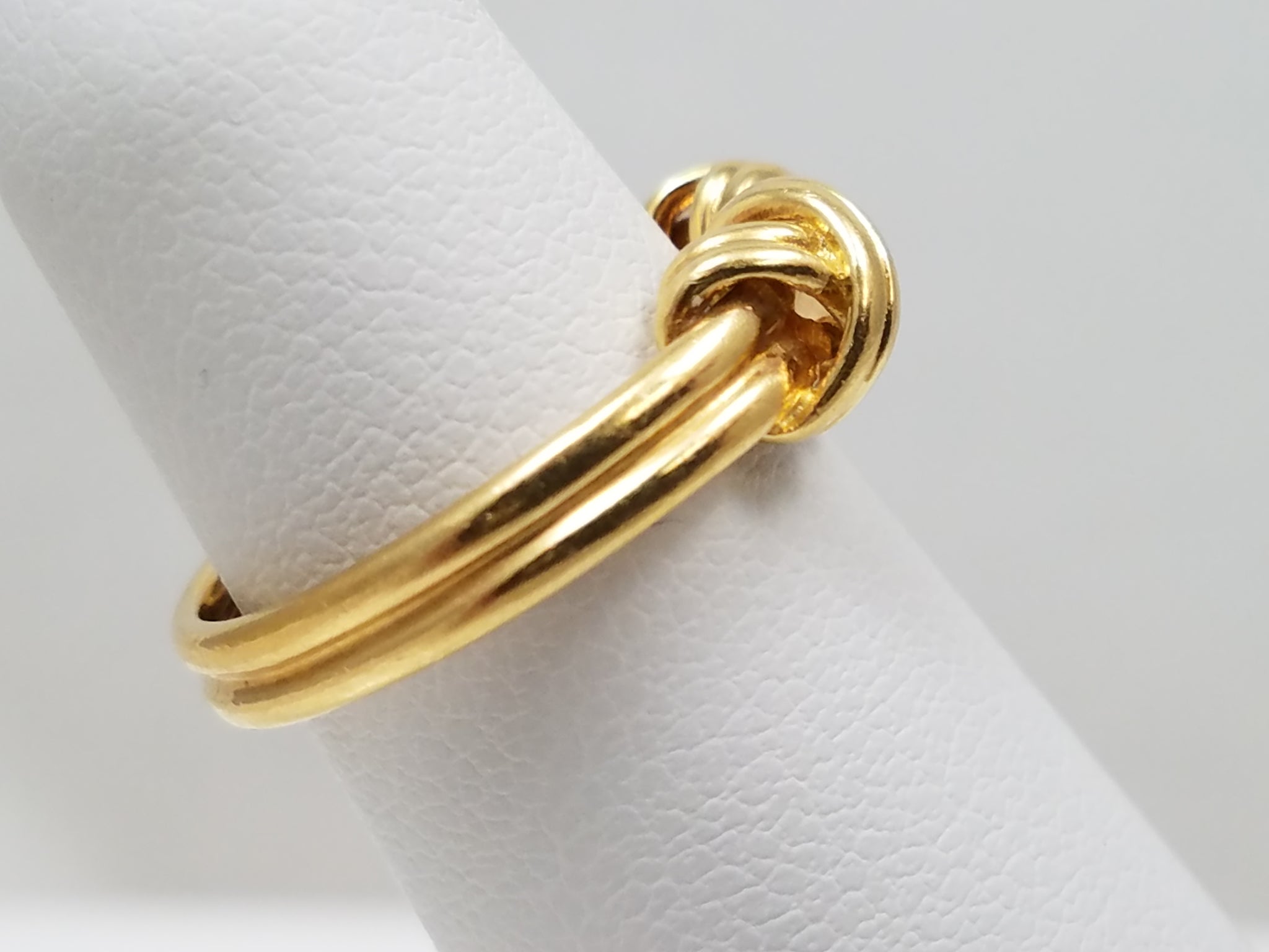 Fabulous Vintage 18k Yellow Gold "X" Designer Ring