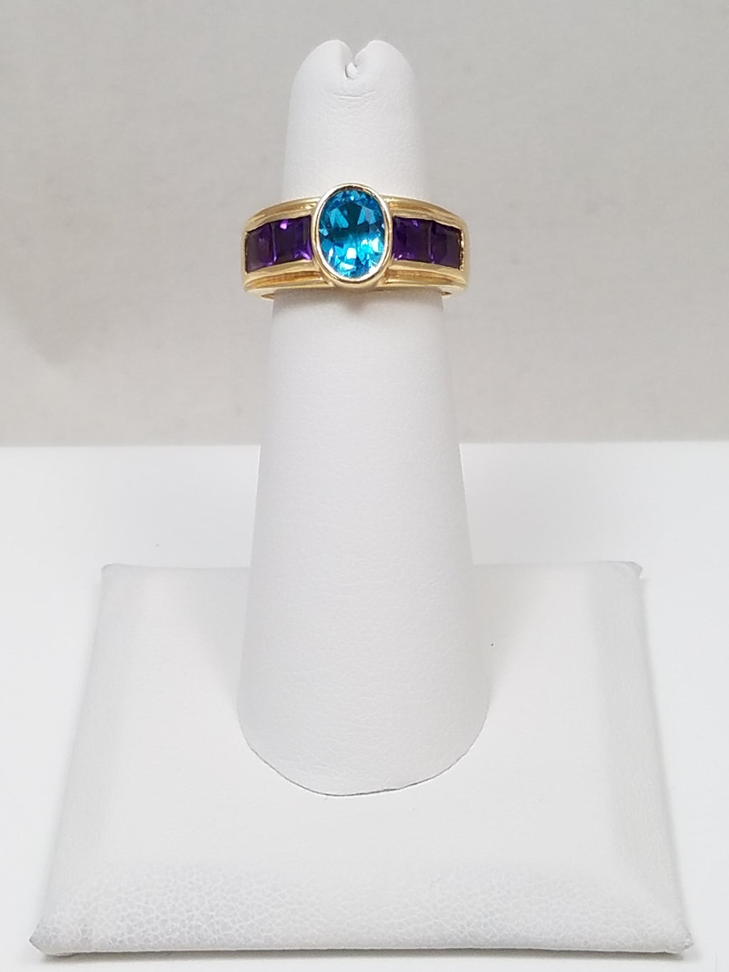 Gleaming 14k Yellow Gold Natural Blue Topaz Amethyst Ring