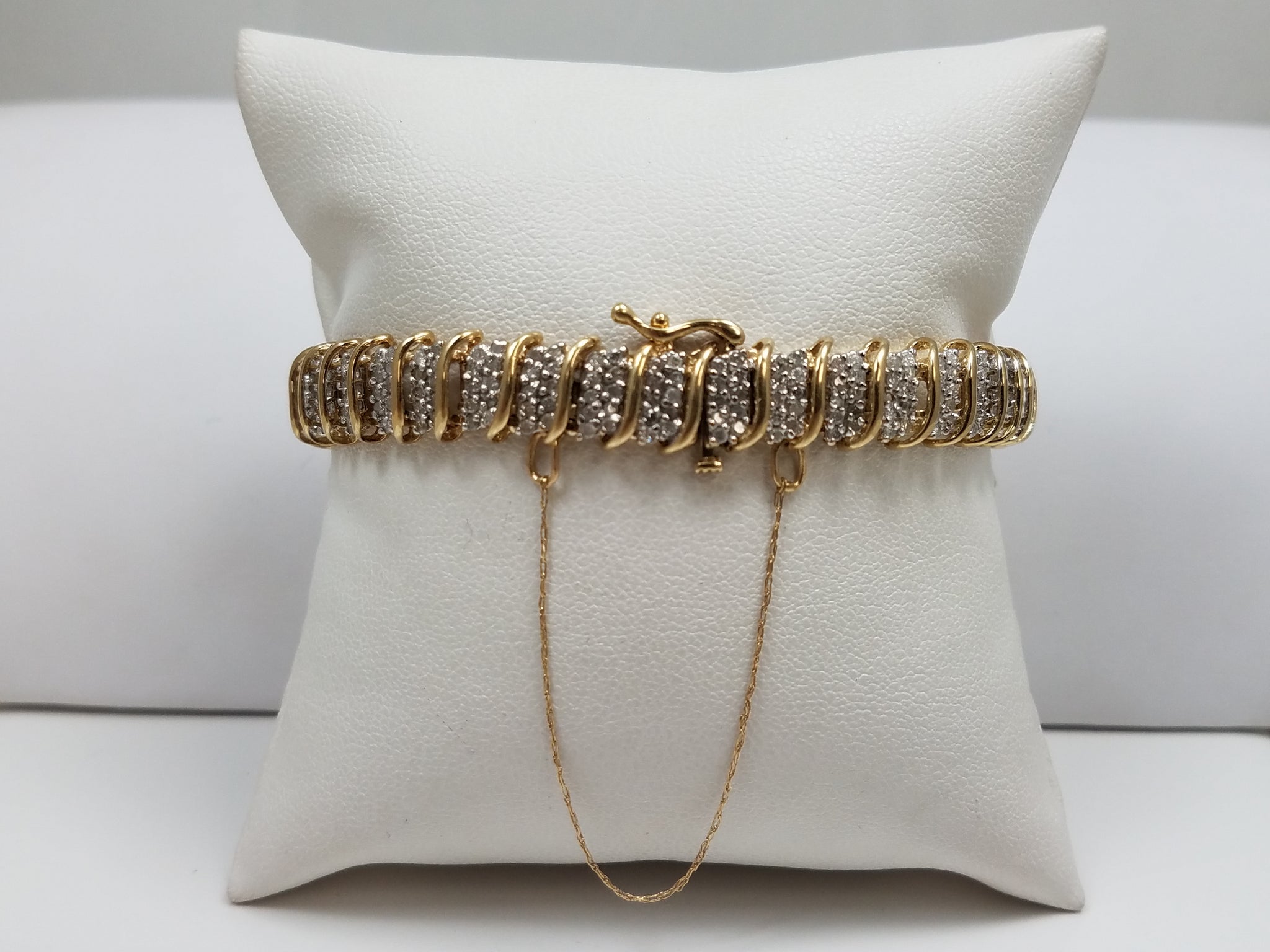 Showy 10k Two Tone Gold 7" Natural Diamond Tennis Bracelet