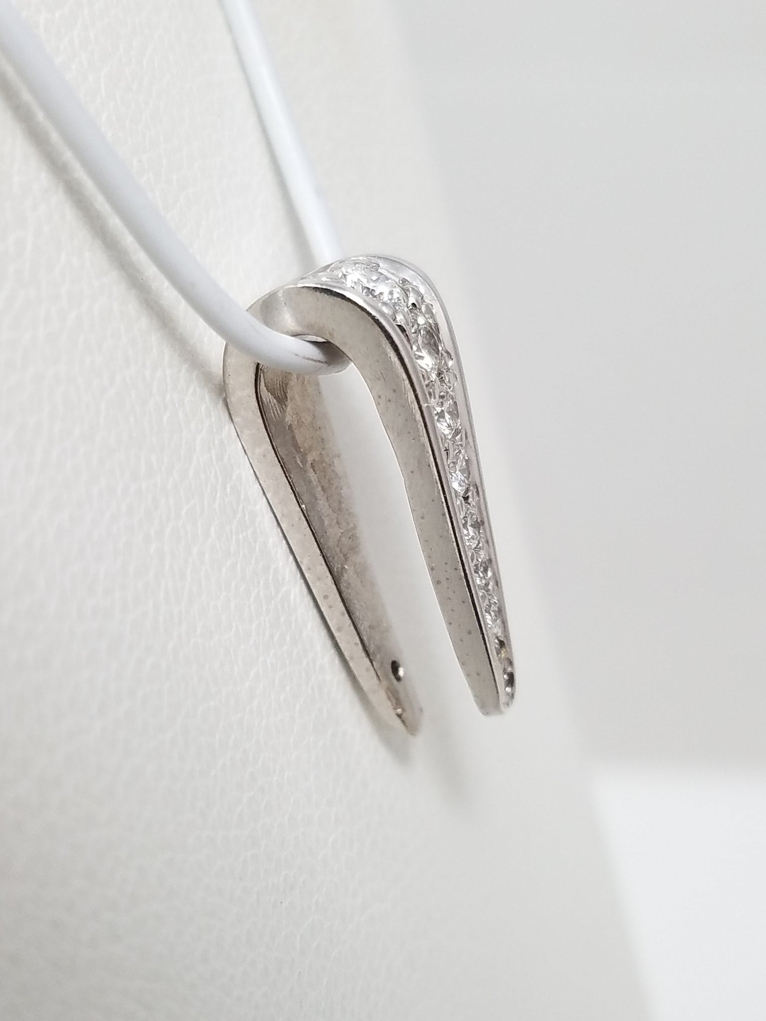 Flashy 14k White Gold Natural Diamond Pendant Bail