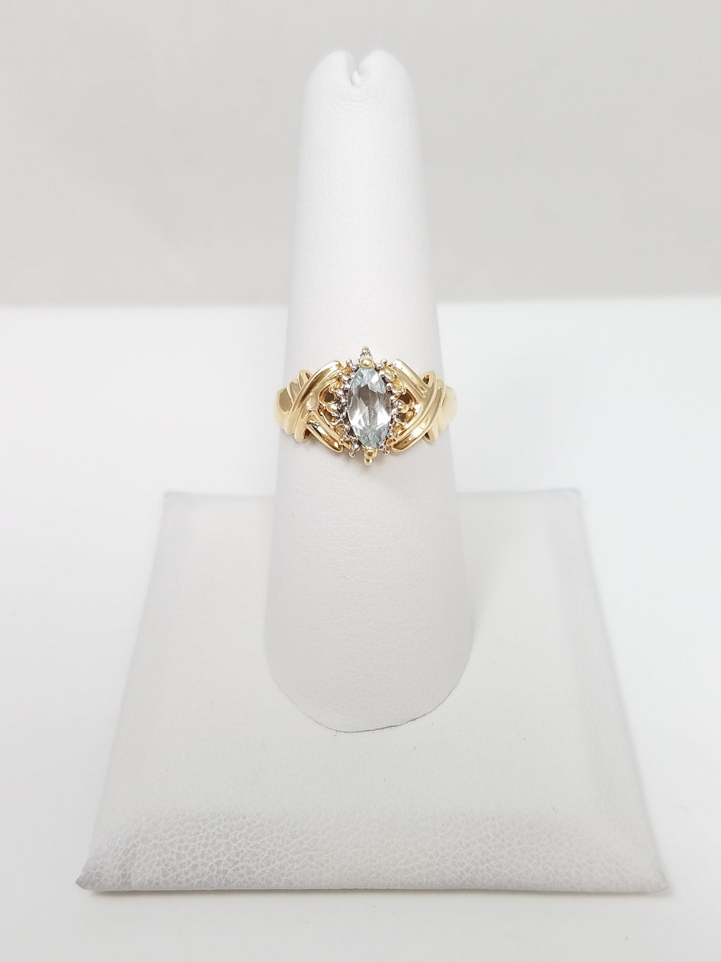 Magical 10k Yellow Gold Natural Aquamarine Diamond Ring