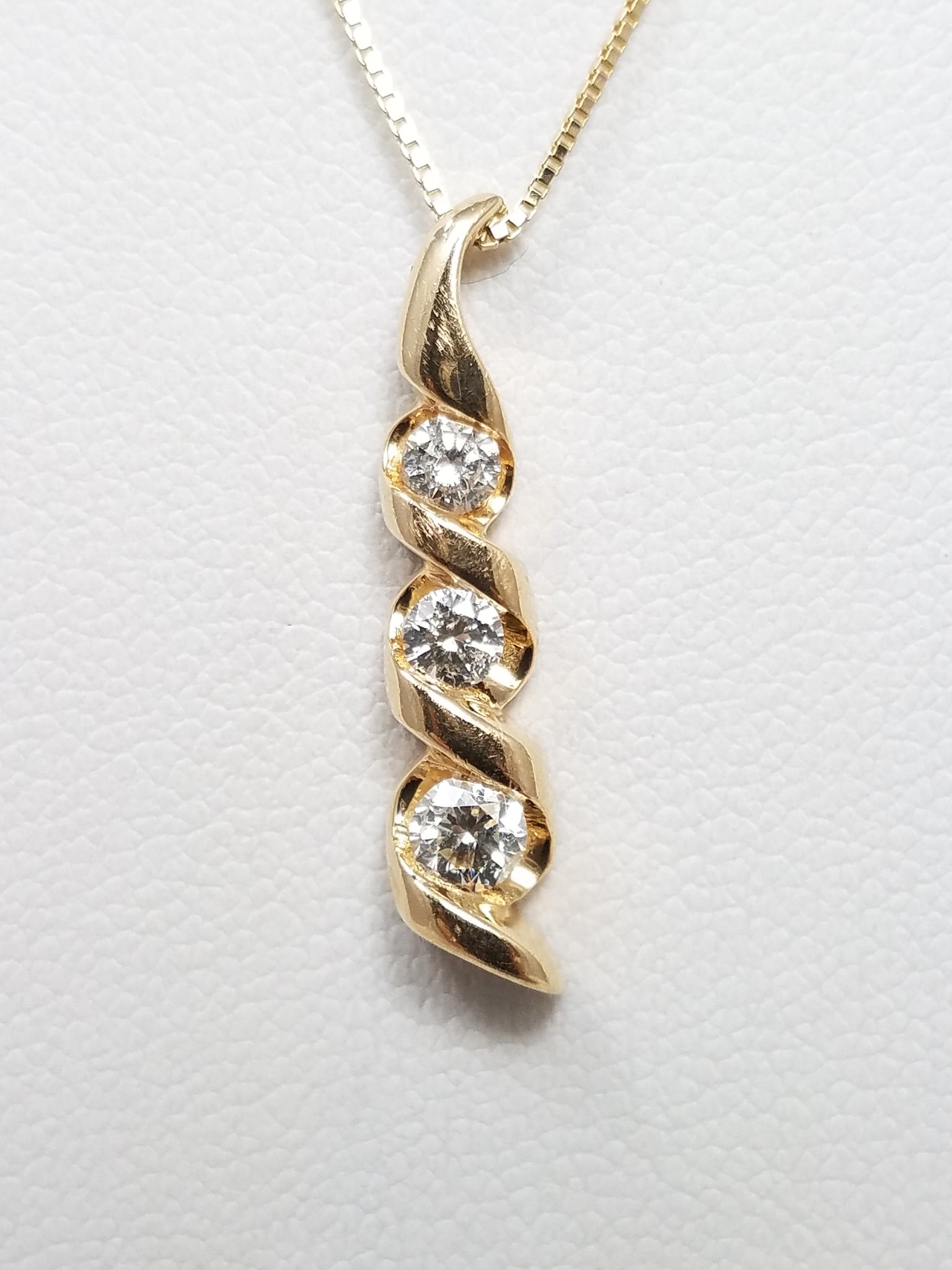Precious 19" 14k Yellow Gold Natural Diamond Drop Pendant Necklace