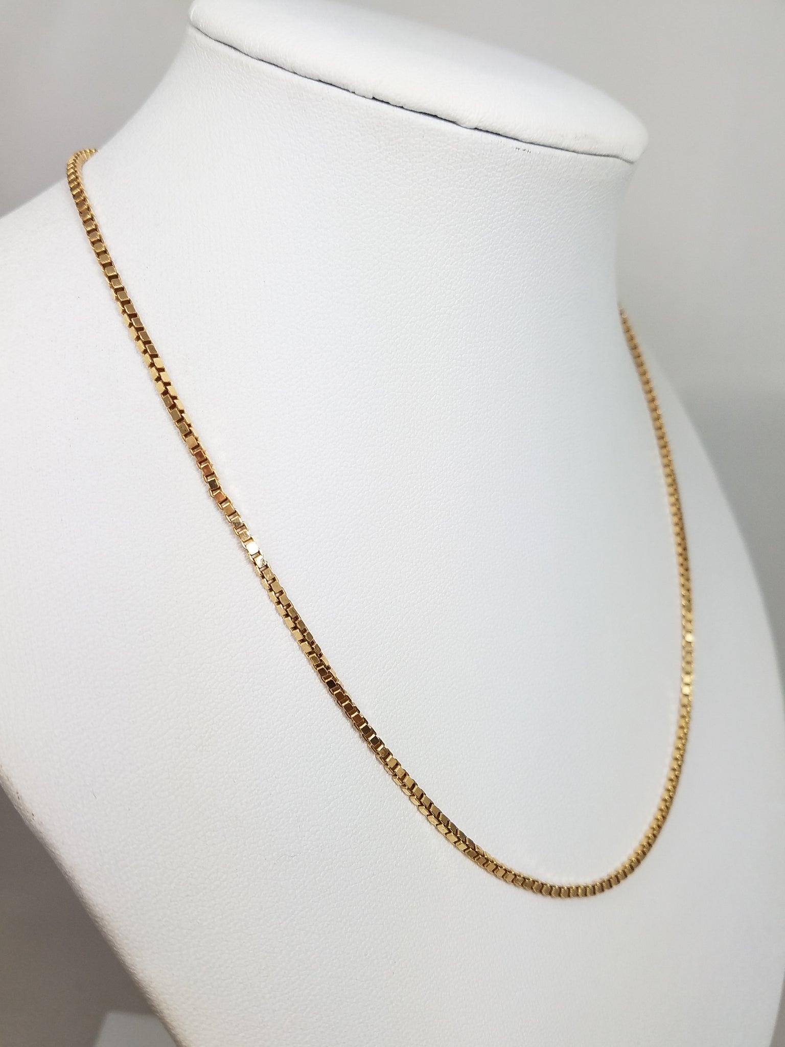 Sporty Solid 16" 14k Yellow Gold Box Link Chain Necklace