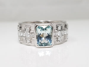 New! Dynamic 18k White Gold Natural Aquamarine Diamond Custom Ring