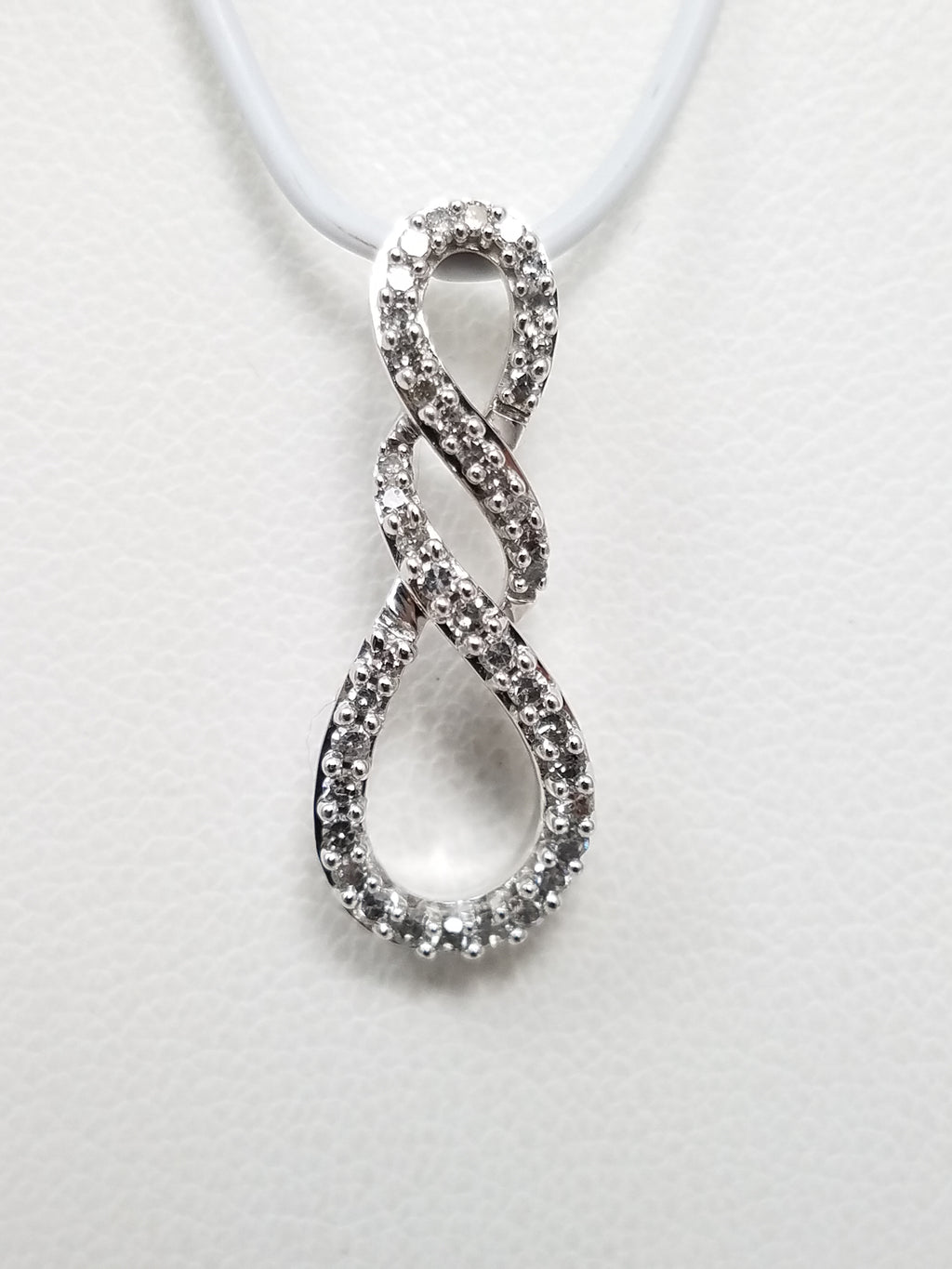 Cute 10k White Gold Natural Diamond Drop Pendant