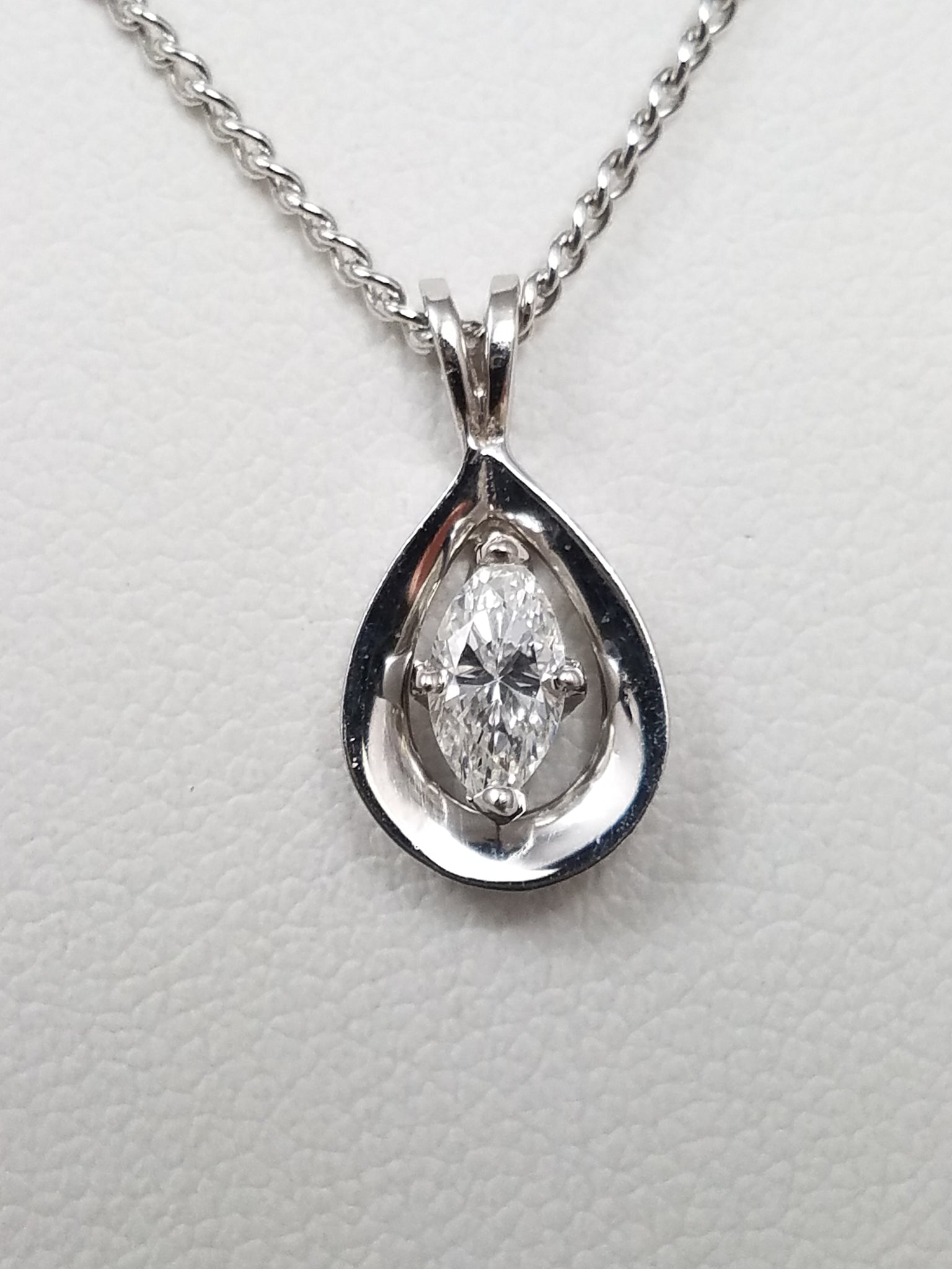 Cozy 16" 14k White Gold Natural Diamond Solitaire Pendant Necklace