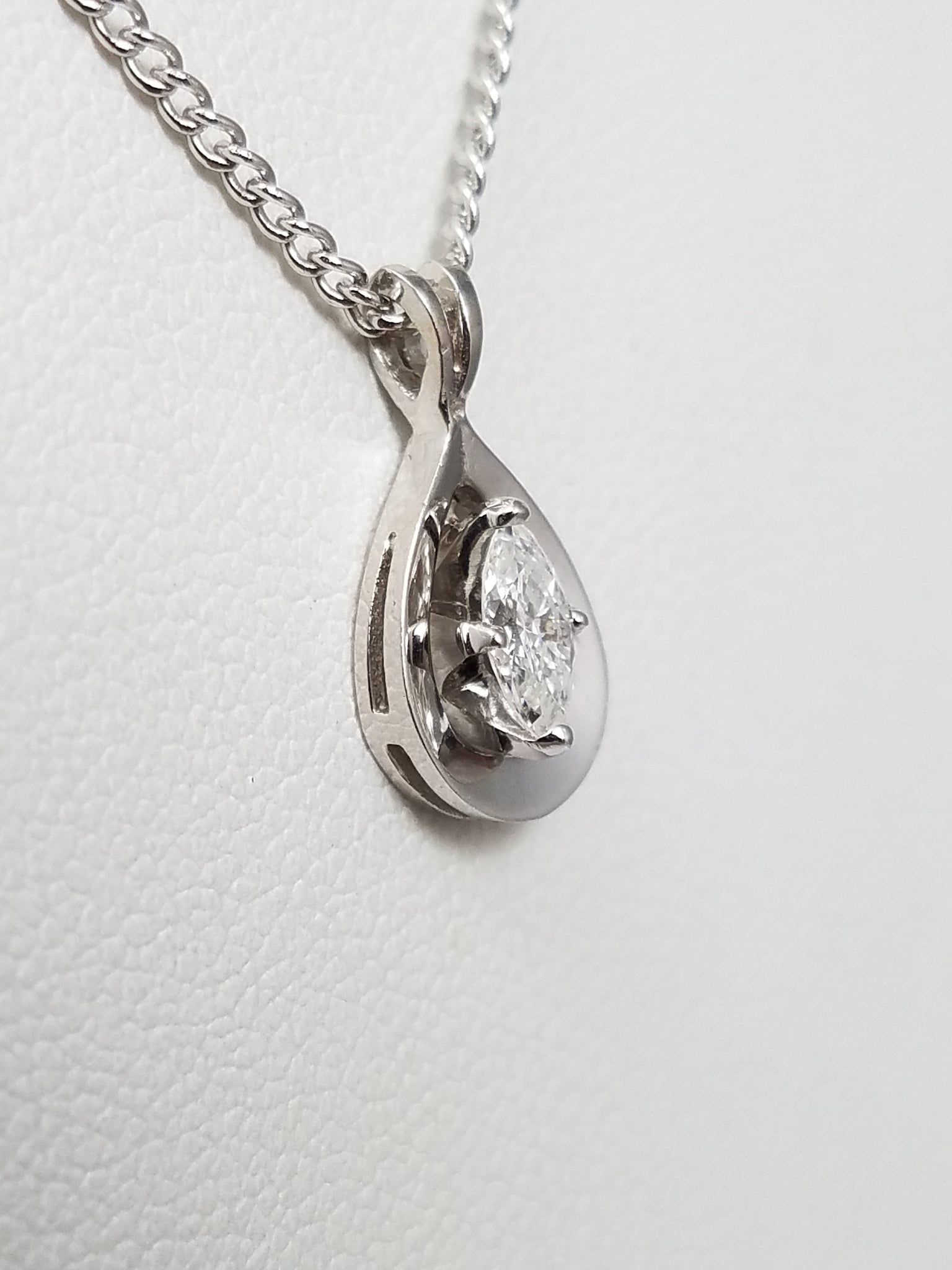Cozy 16" 14k White Gold Natural Diamond Solitaire Pendant Necklace