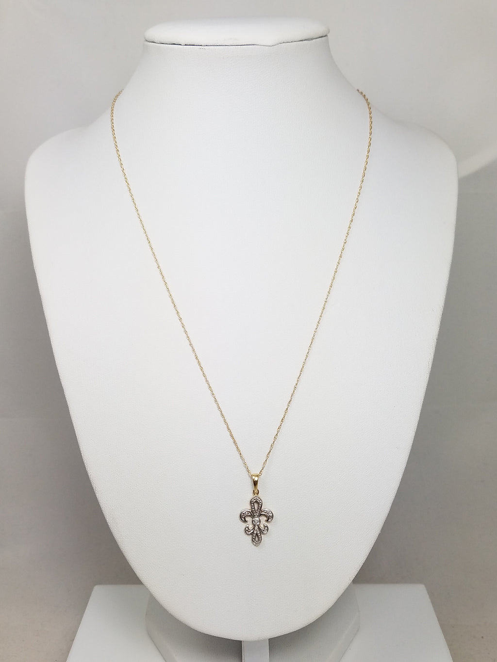Dainty 18" 10k Yellow Gold Natural Diamond Fleur De Lis Pendant Necklace