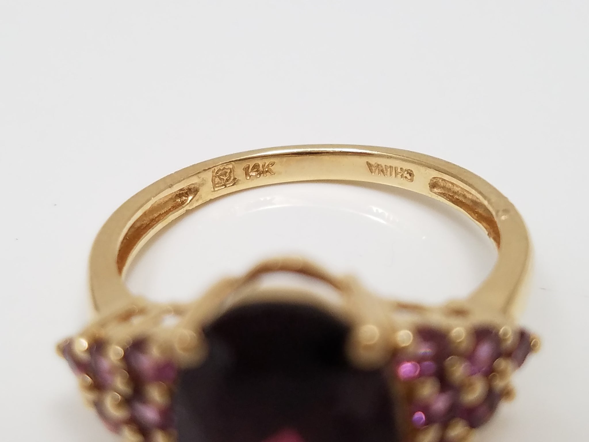 Colorful 14k Yellow Gold Natural Garnet Fashion Ring