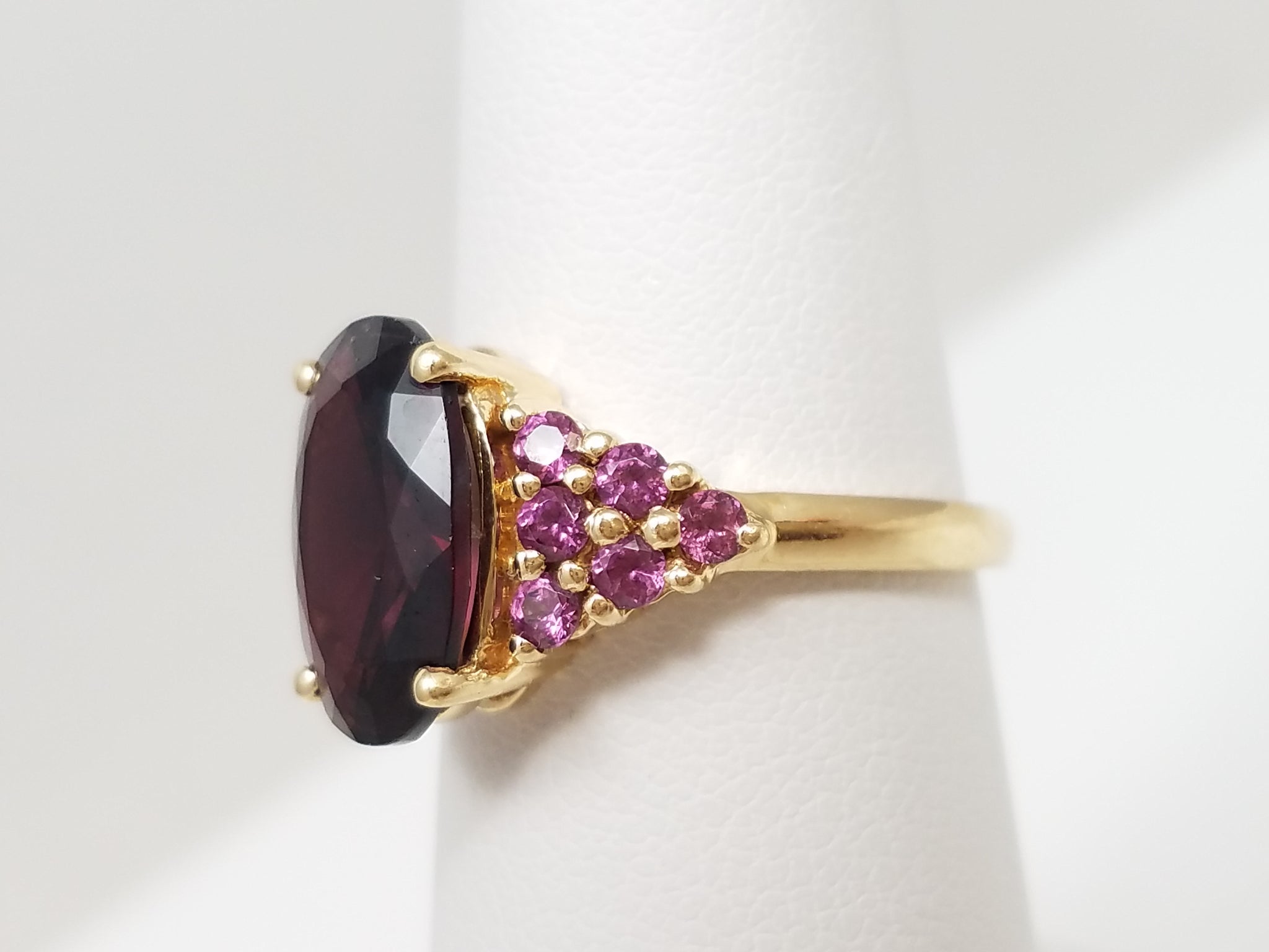 Colorful 14k Yellow Gold Natural Garnet Fashion Ring
