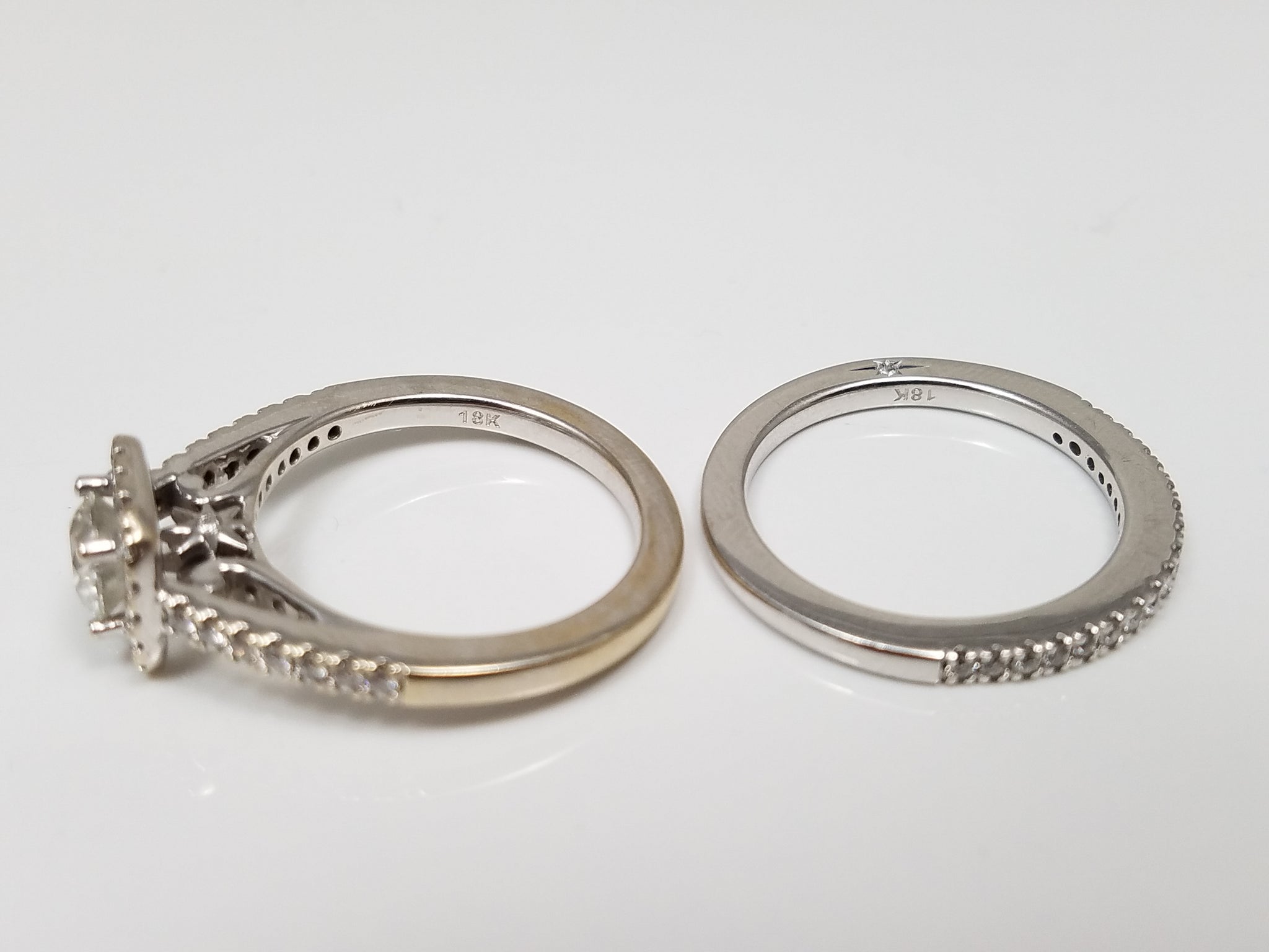 Luxurious 18k White Gold IGI Certified Natural Diamond Engagement Ring Set