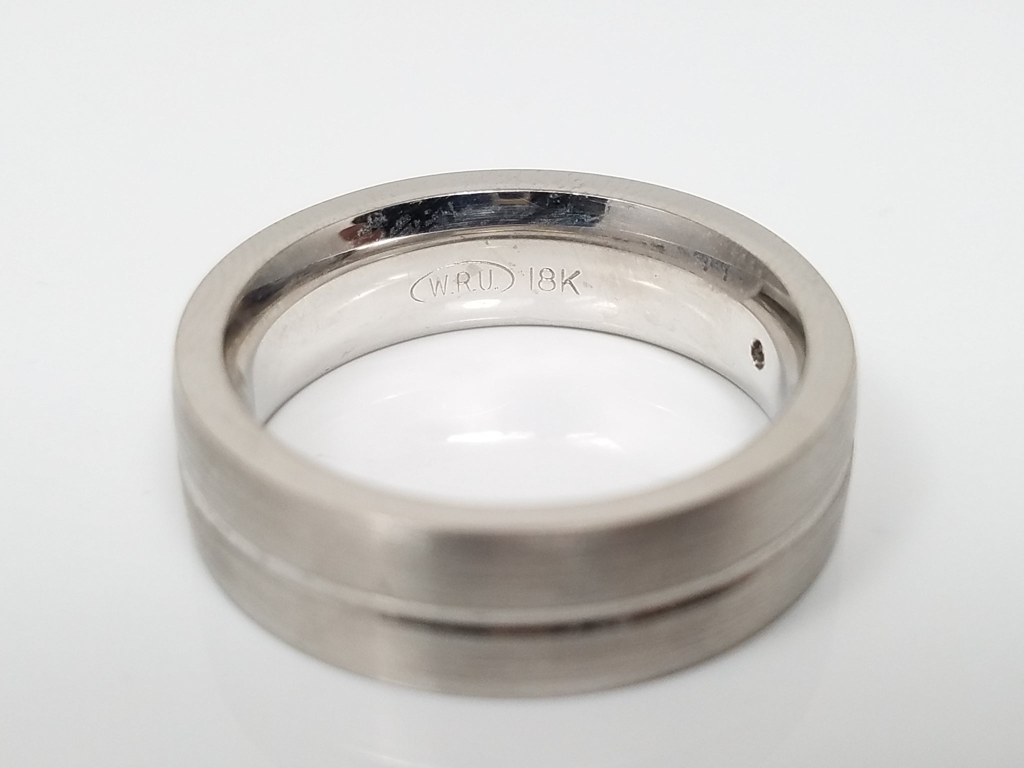 Chic Men's 18k White Gold Natural Diamond Comfort Fit Wedding Ring Band