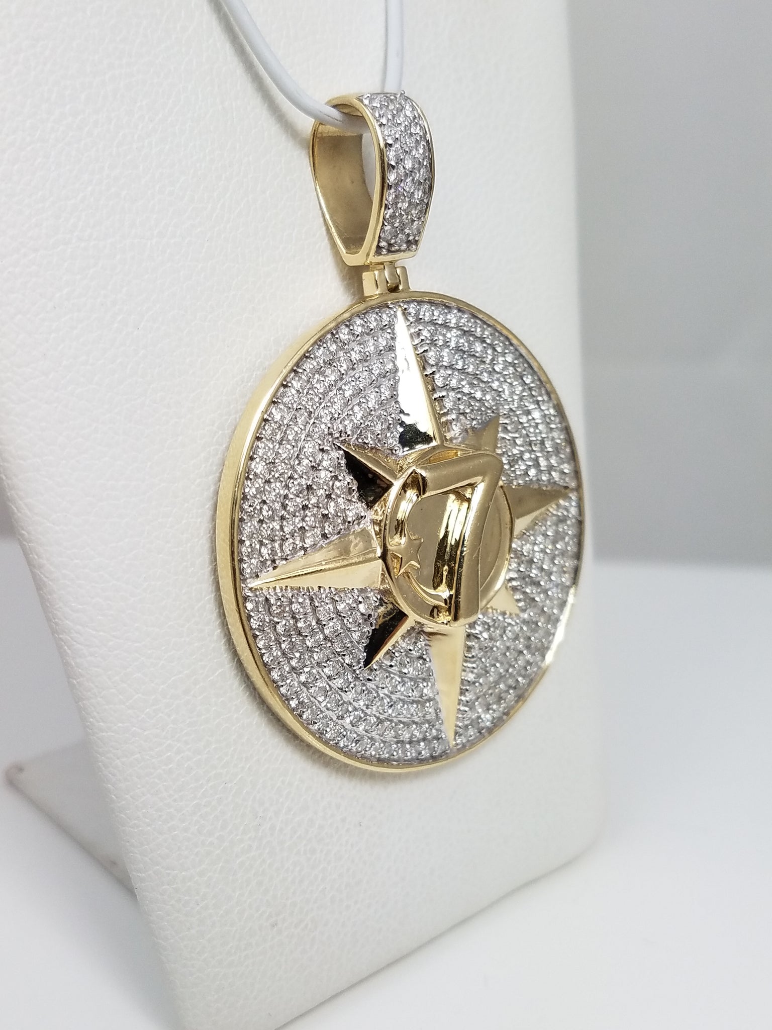 Dazzling 10k Yellow Gold 2ctw Natural Diamond Lucky 7 Pendant