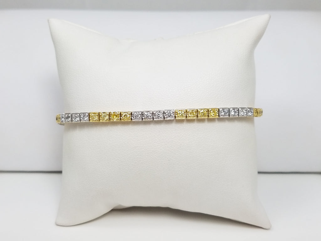 Luxurious 18k Two Tone Gold 2ctw Natural Diamond 7.75" Bracelet