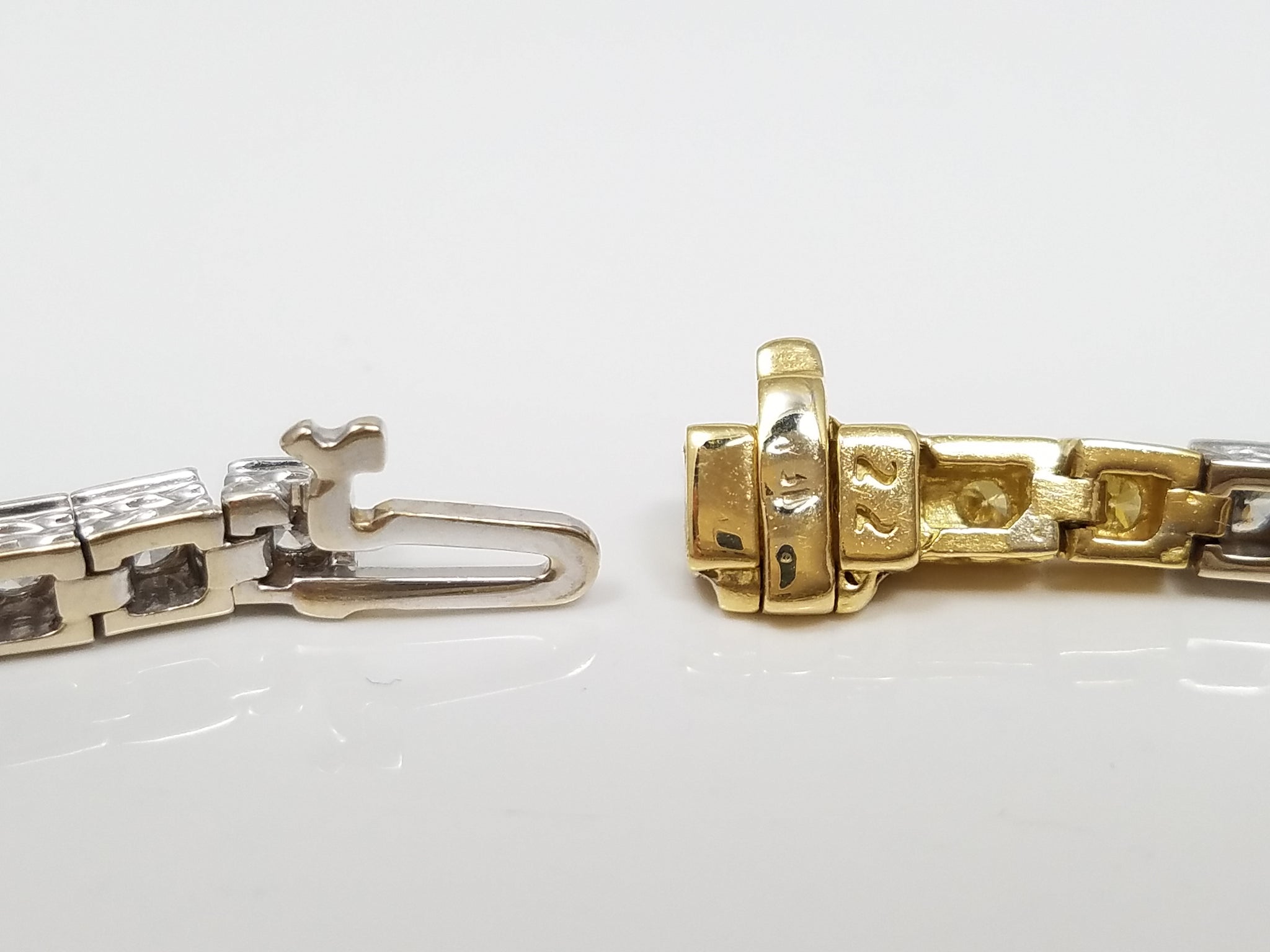 Luxurious 18k Two Tone Gold 2ctw Natural Diamond 7.75" Bracelet