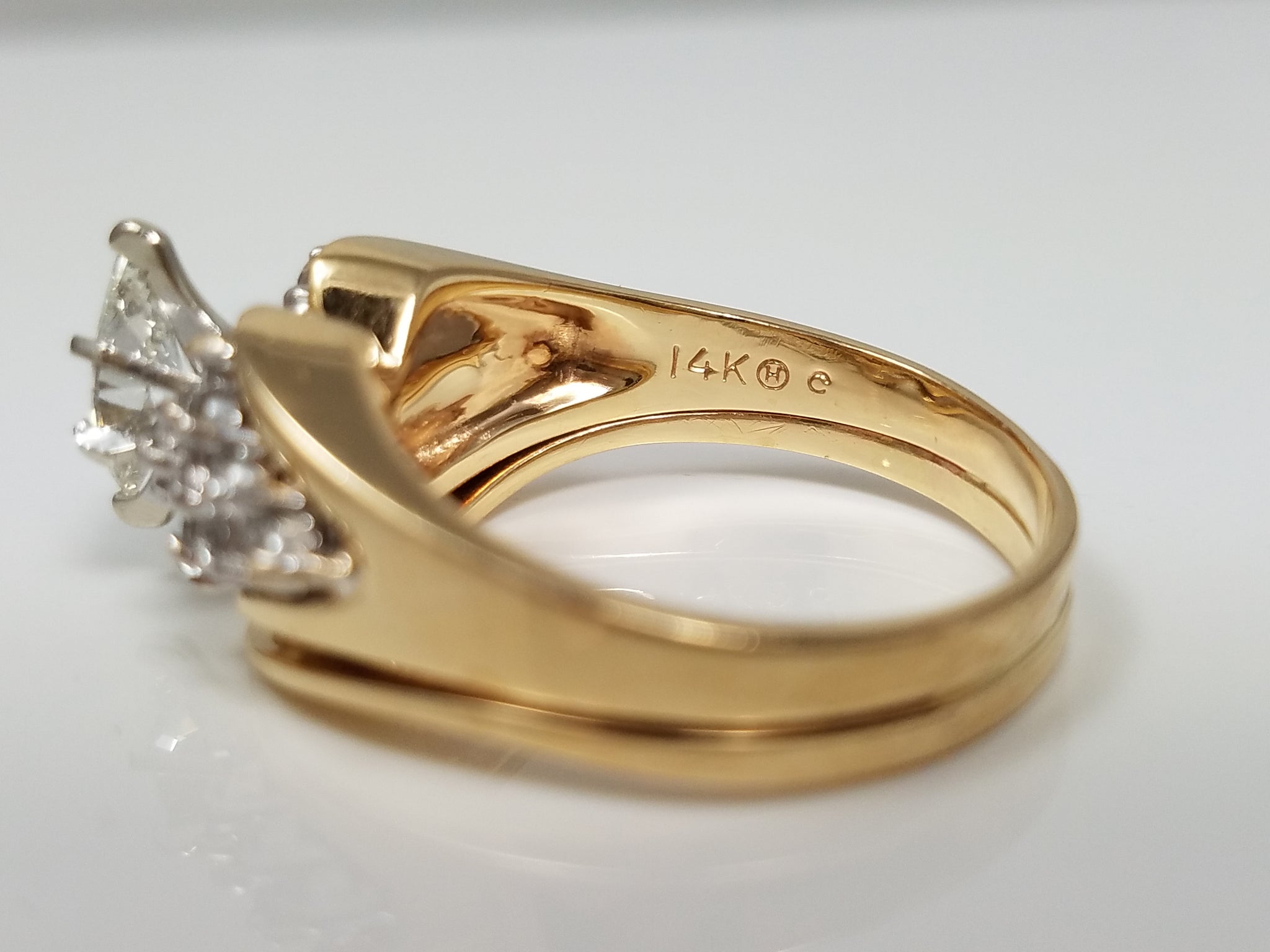 Glamorous 14k Yellow Gold Natural Diamond Engagement Ring