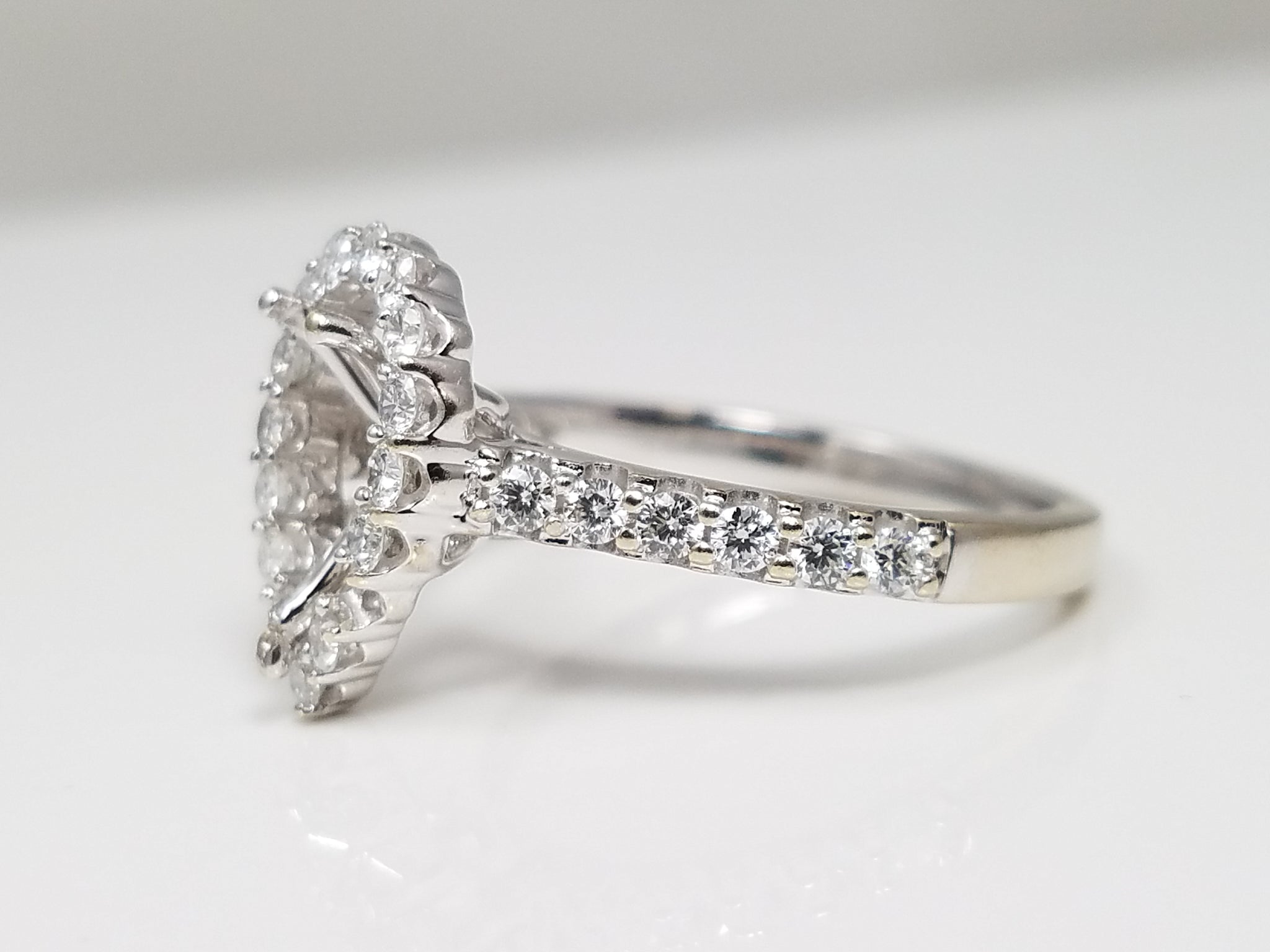 14k White Gold Lab Diamond Pear Shaped Ring Mount