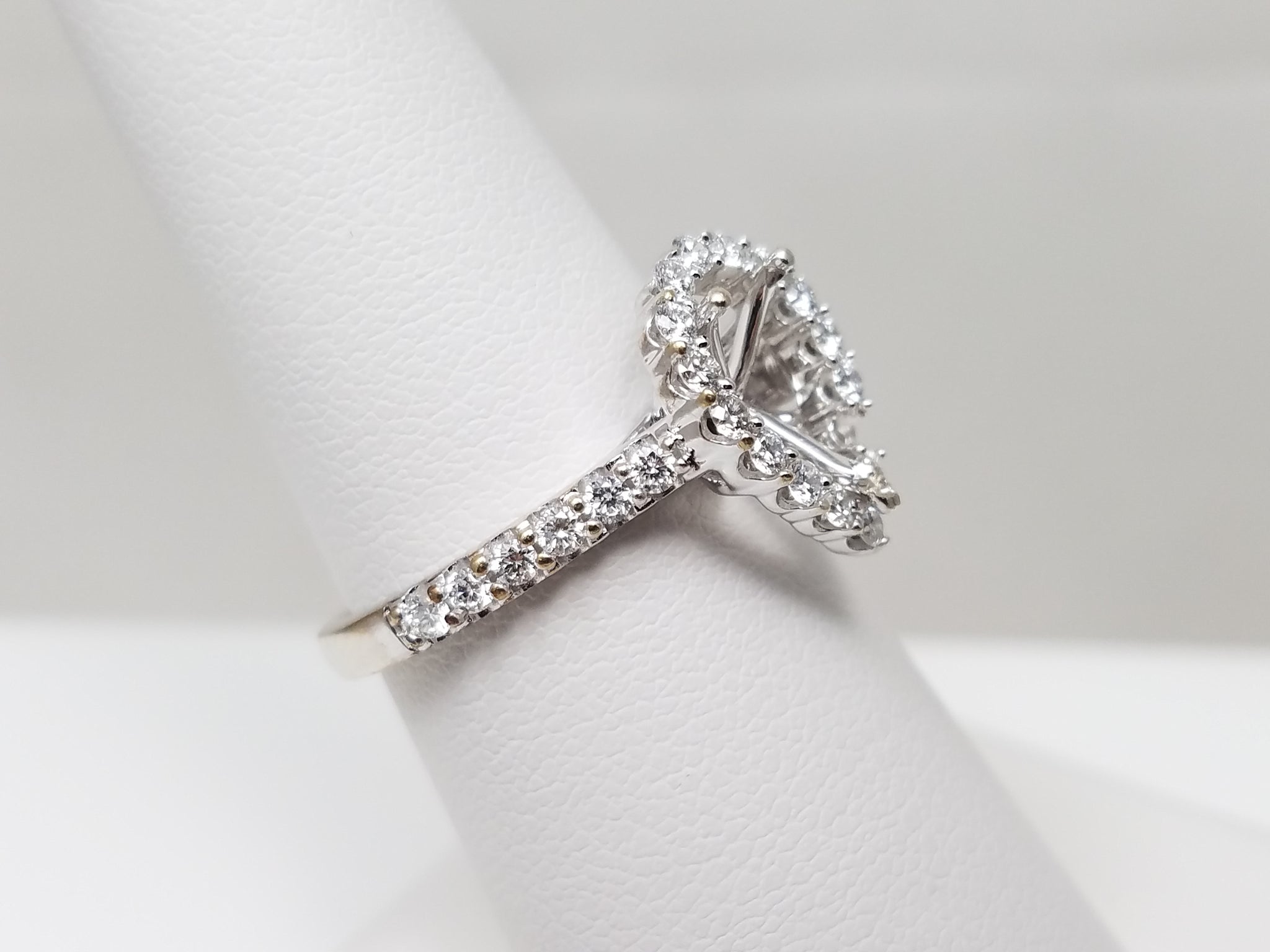 14k White Gold Lab Diamond Pear Shaped Ring Mount