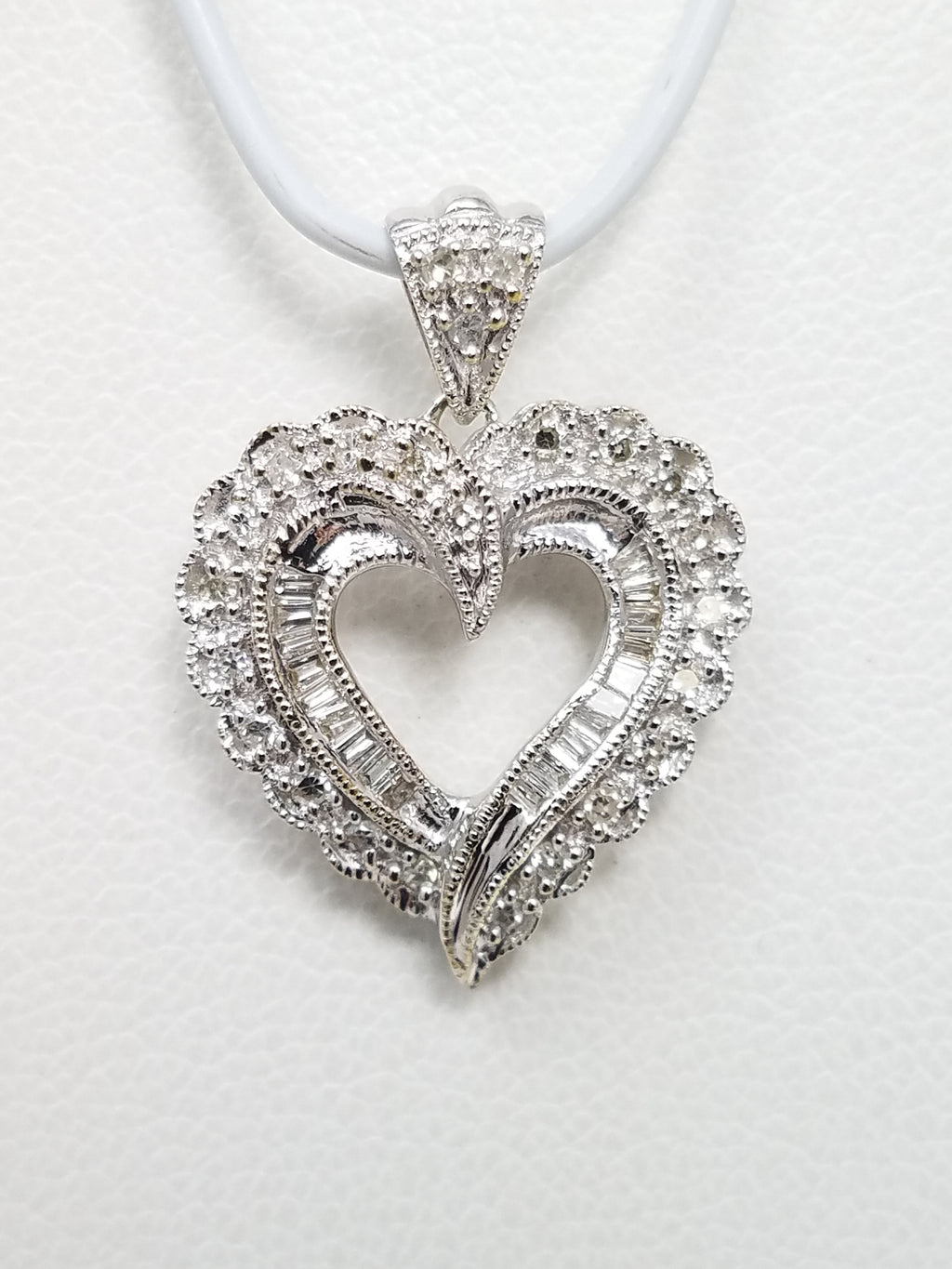 Precious 14k White gold Natural Diamond Heart Pendant
