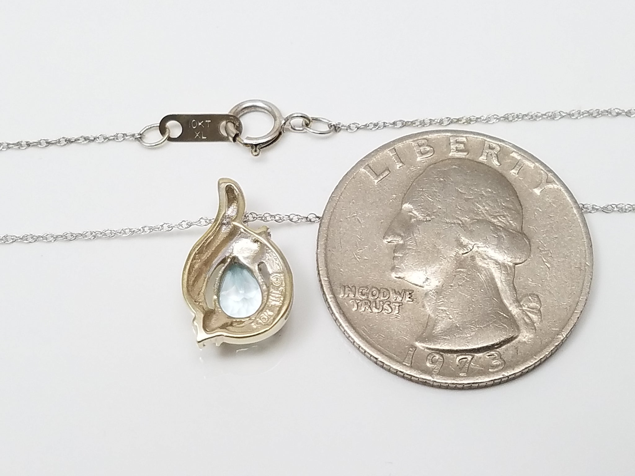 Elegant 18" 10k White Gold Natural Aquamarine Diamond Pendant Necklace