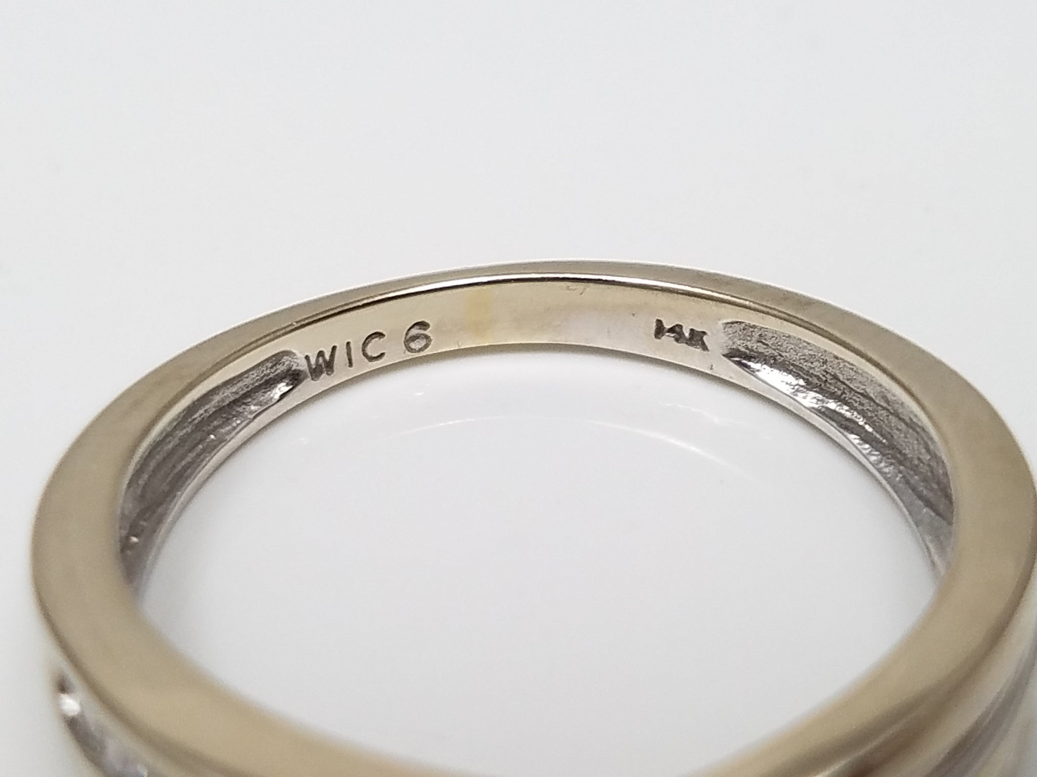 Dazzling 14k White Gold Natural Diamond Anniversary Ring Band