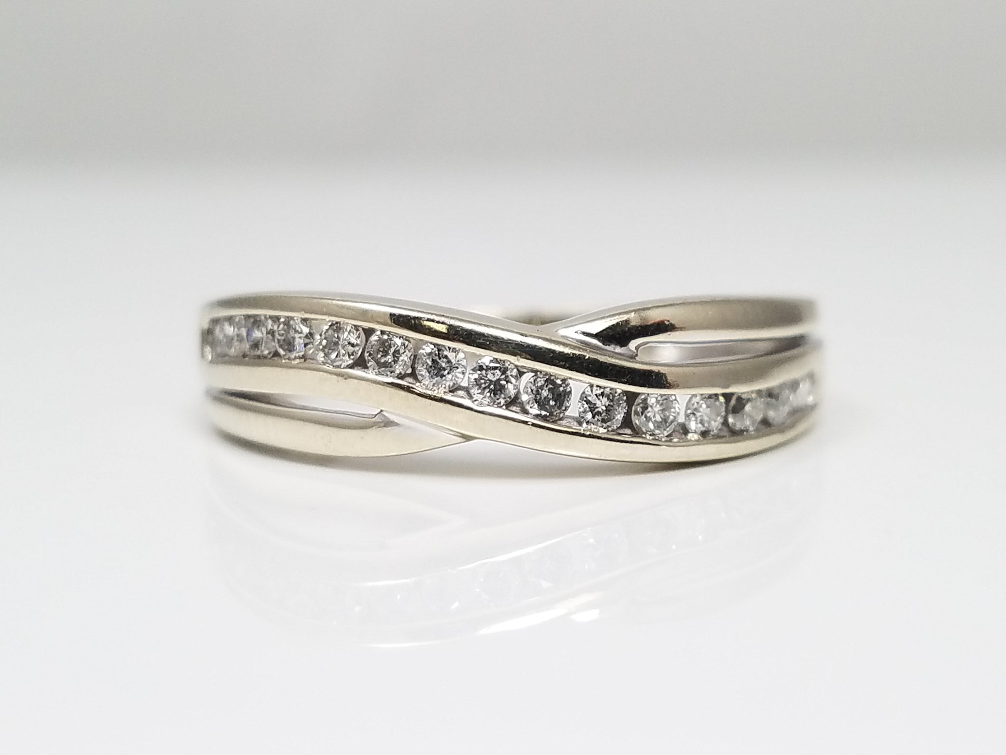 Dazzling 14k White Gold Natural Diamond Anniversary Ring Band