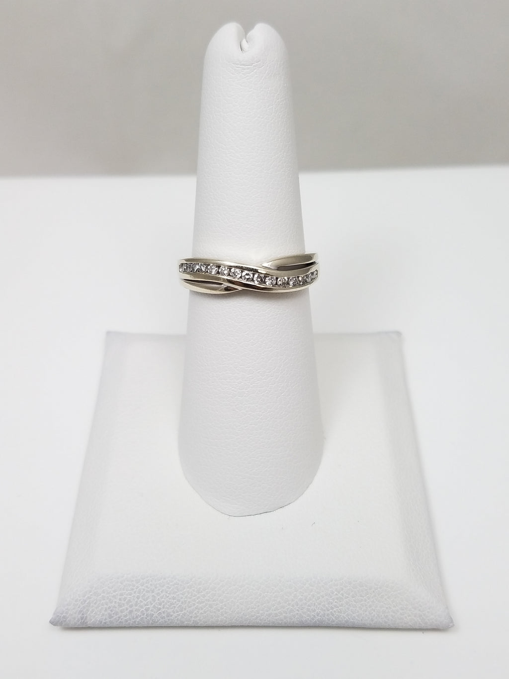 Dazzling 14k White Gold Natural Diamond Anniversary Ring Band