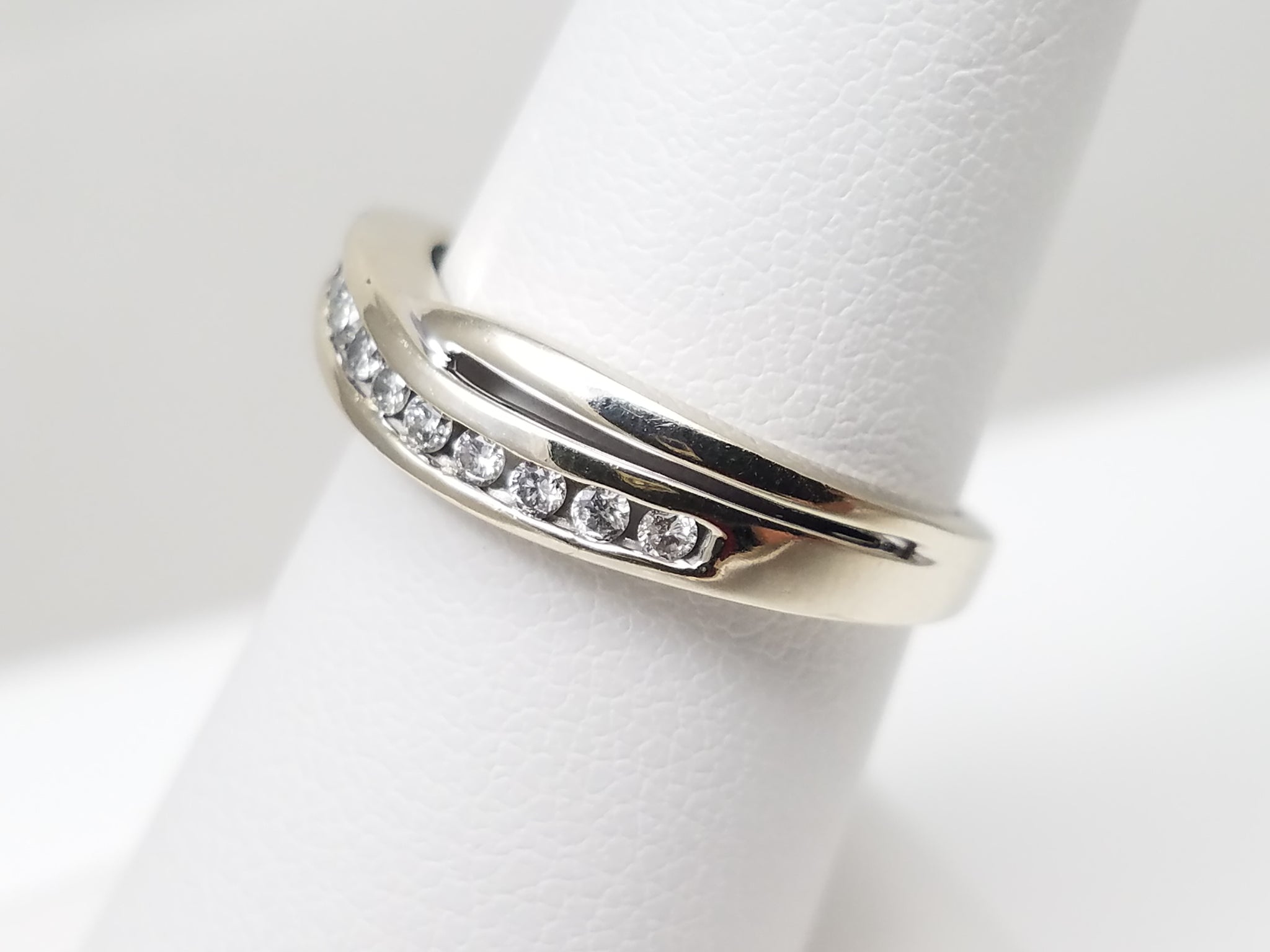 Dazzling 14k White Gold Natural Diamond Anniversary Ring Band