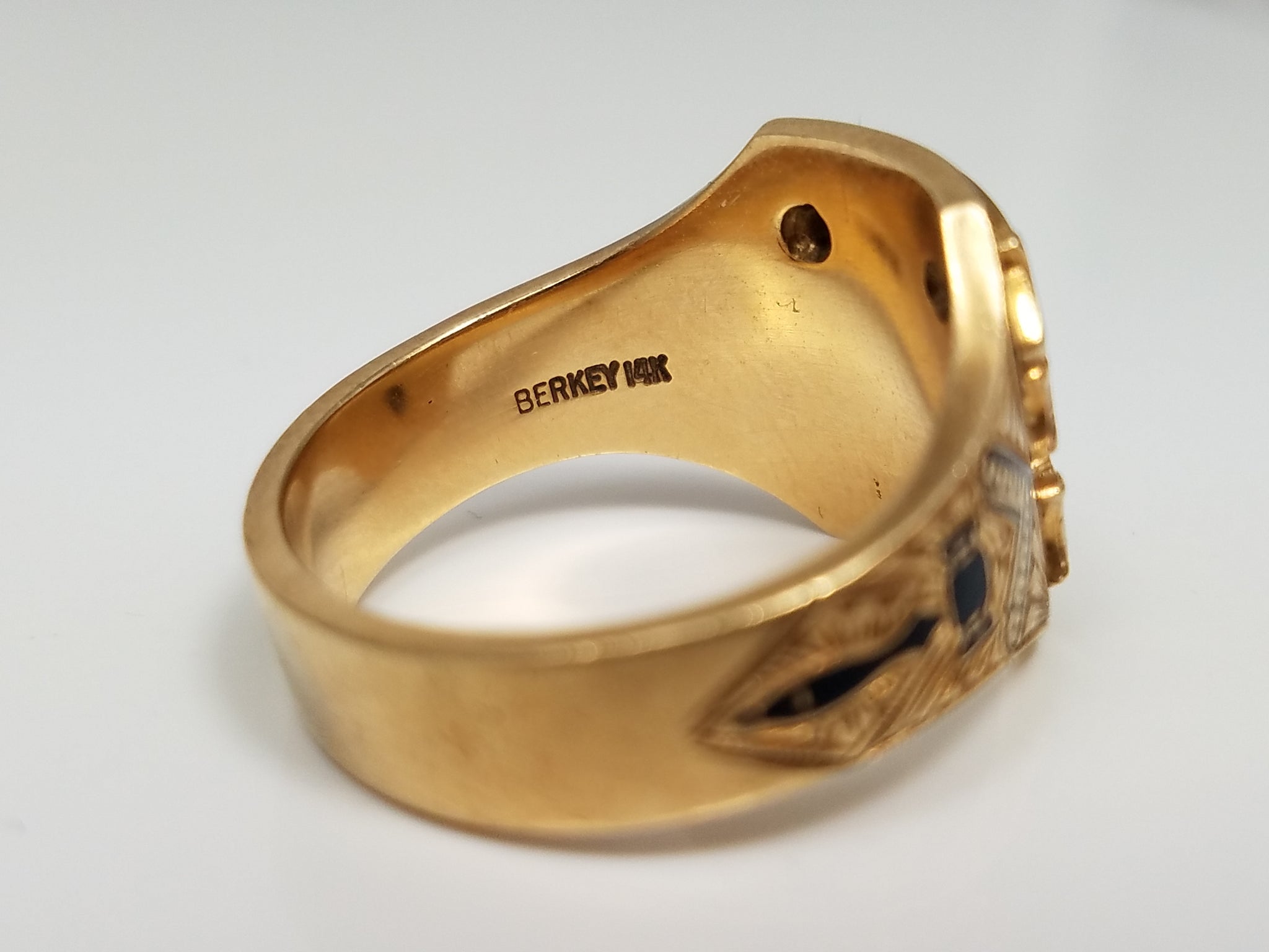 Vintage 14k Yellow Gold Enamel Masonic Ring