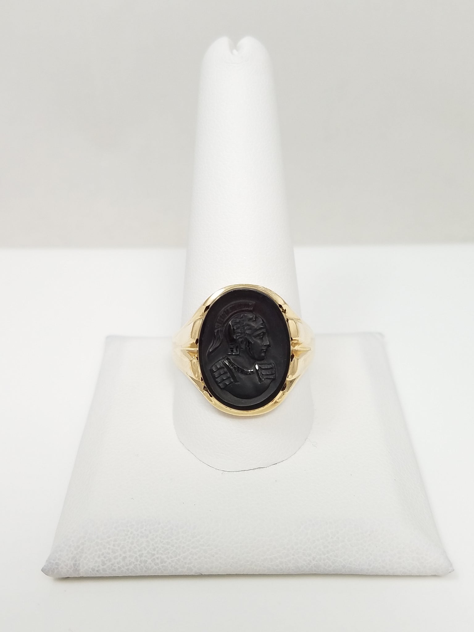 Men's Vintage 14k Yellow Gold Natural Carved Black Onyx Cameo Ring