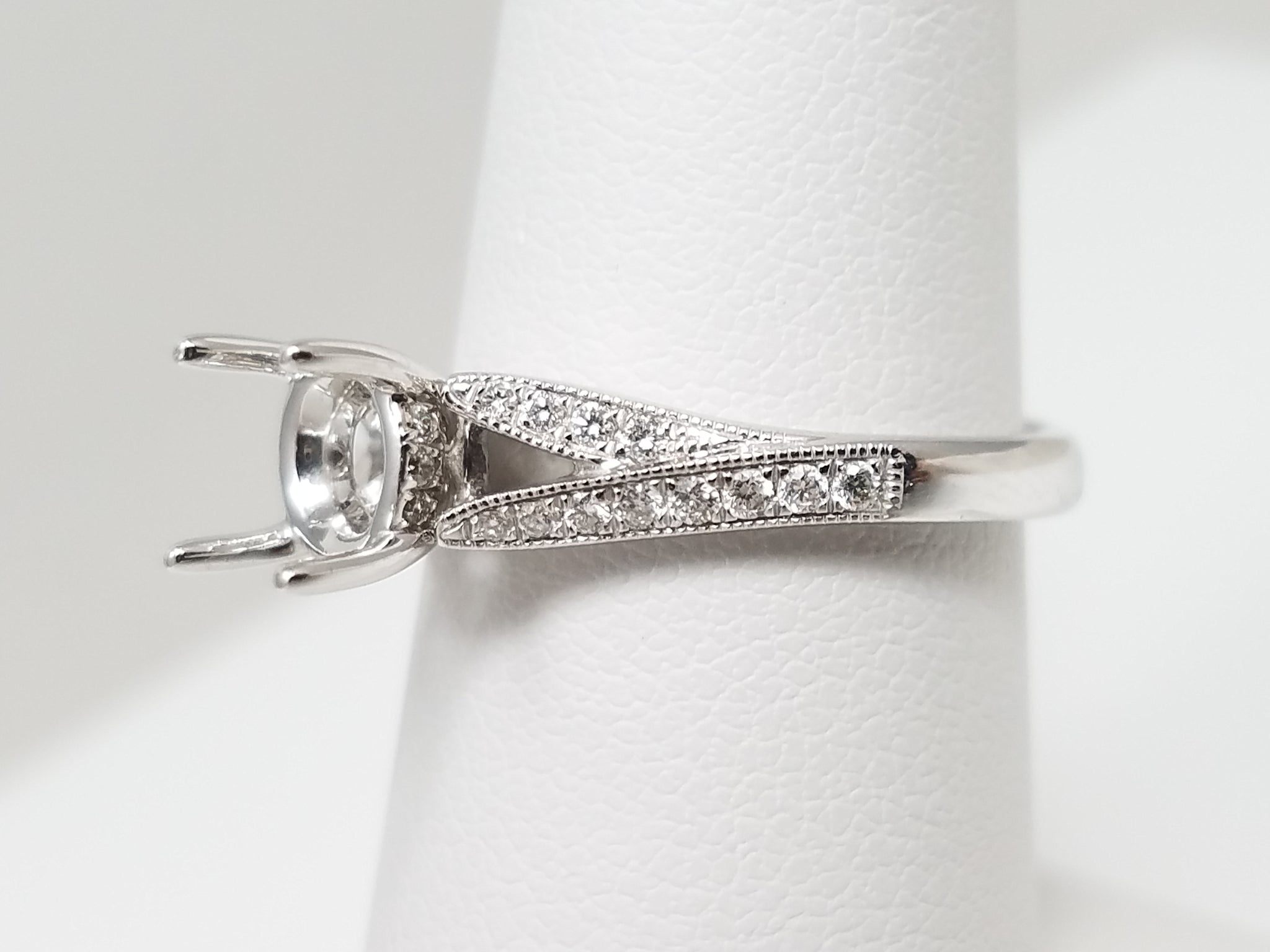 New! Shimmering 14k White Gold Natural Diamond Engagement Ring Mount