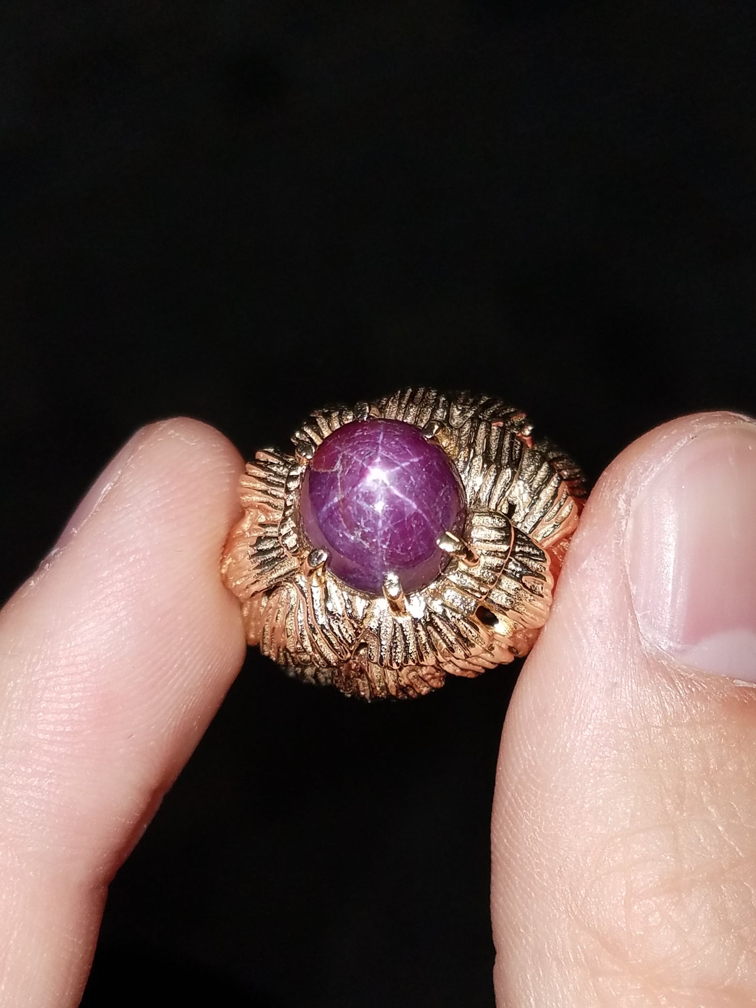 Grand Vintage 14k Yellow Gold Natural Star Ruby Ring