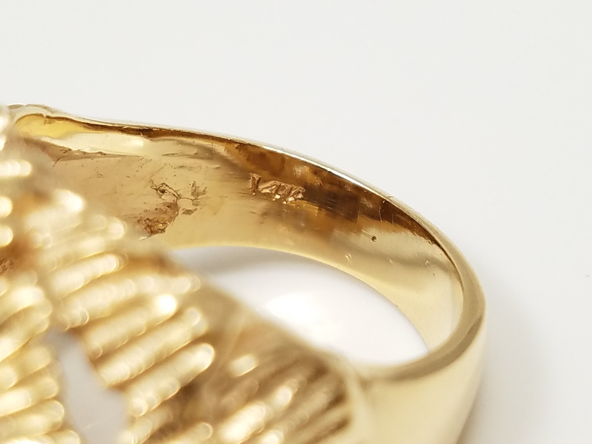 Grand Vintage 14k Yellow Gold Natural Star Ruby Ring